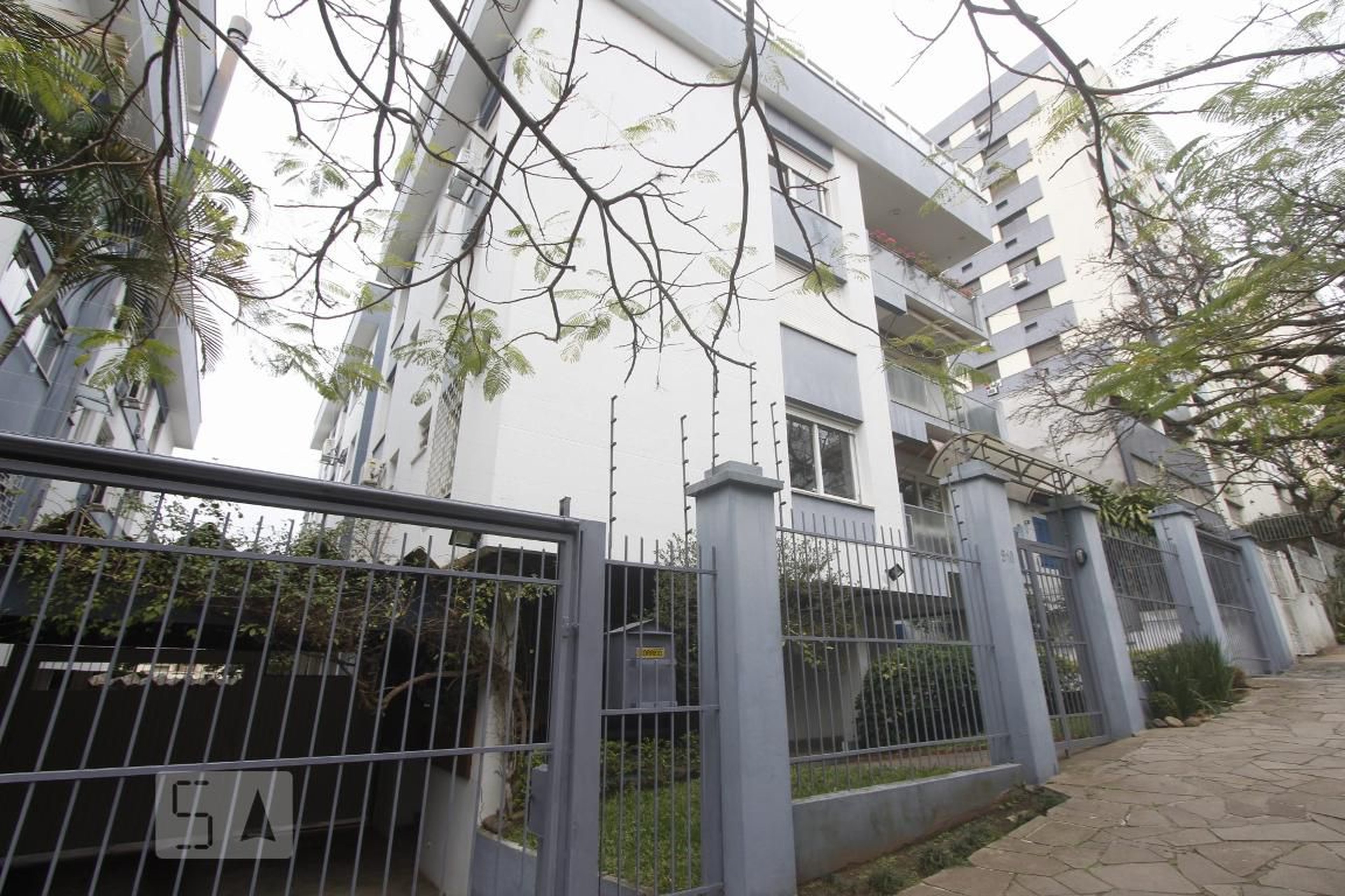 FACHADA Condomínio em Rua Luzitana, 910