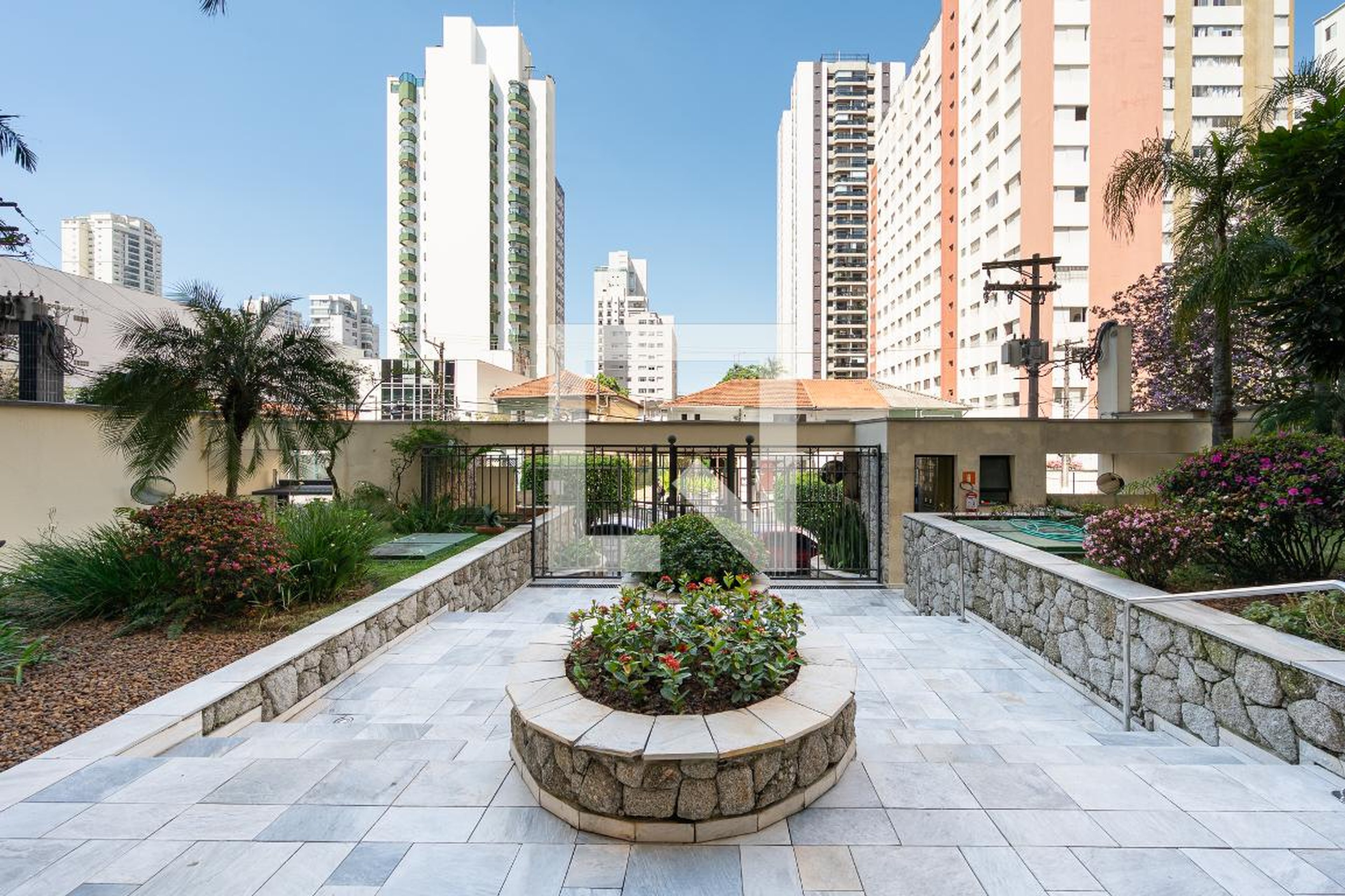 Entrada - Edifício Spotlight Antônio zelador