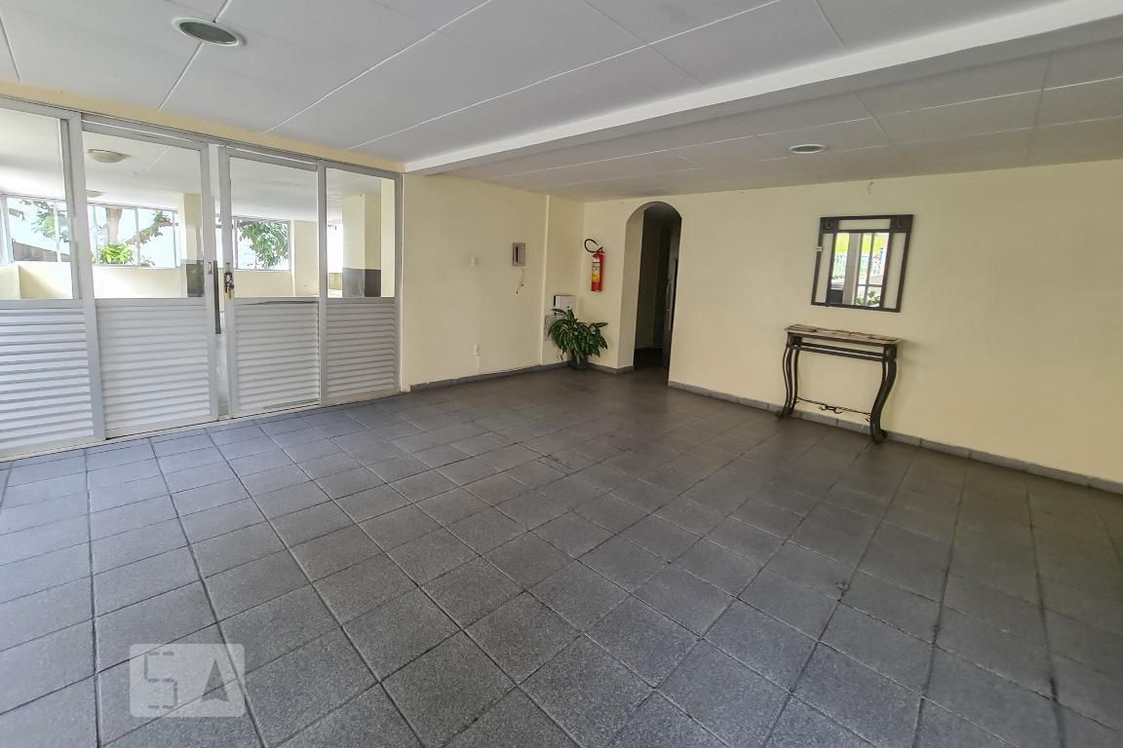 Hall - Jóia do Bosque