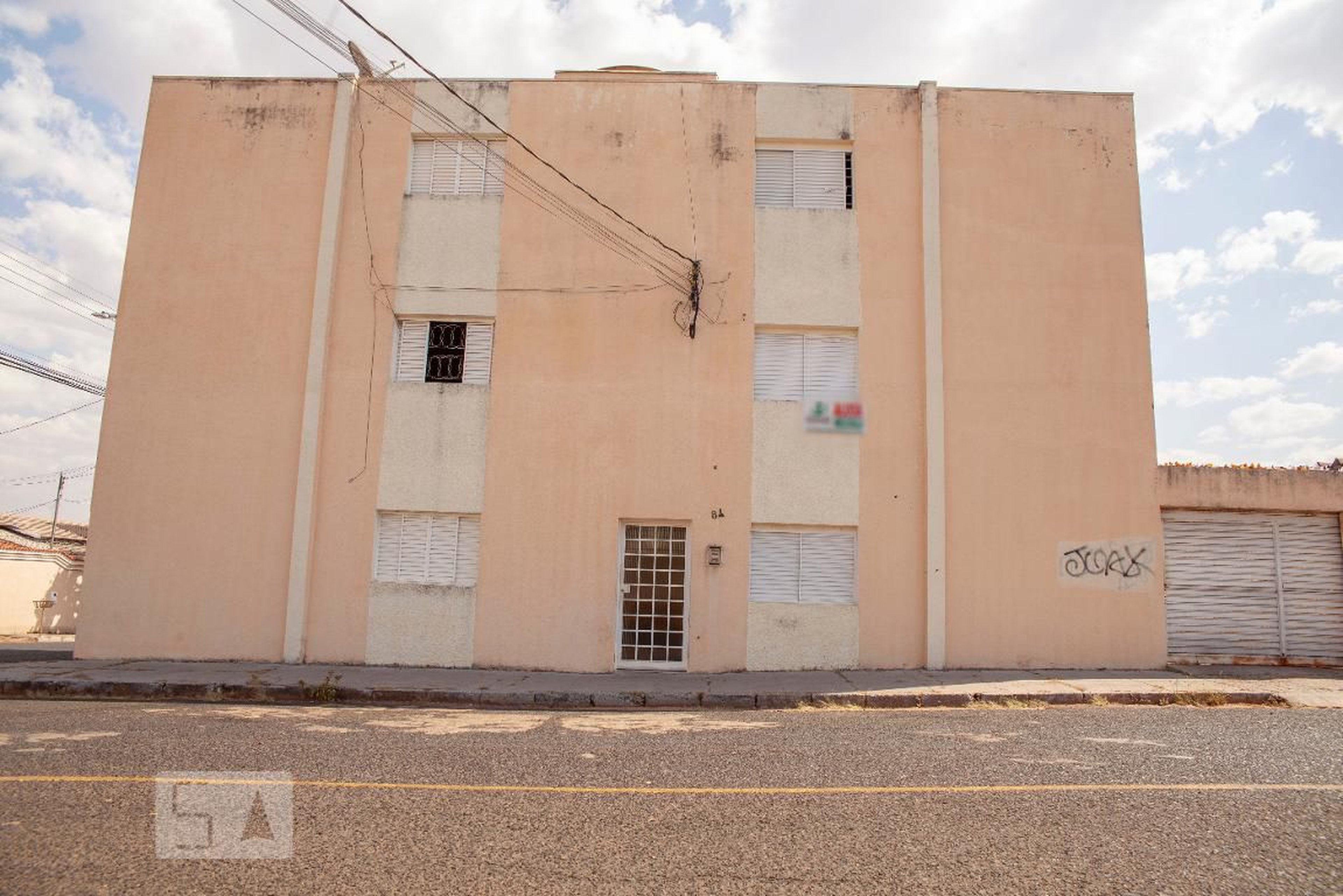 Fachada Condomínio em Rua Caxambú, 84
