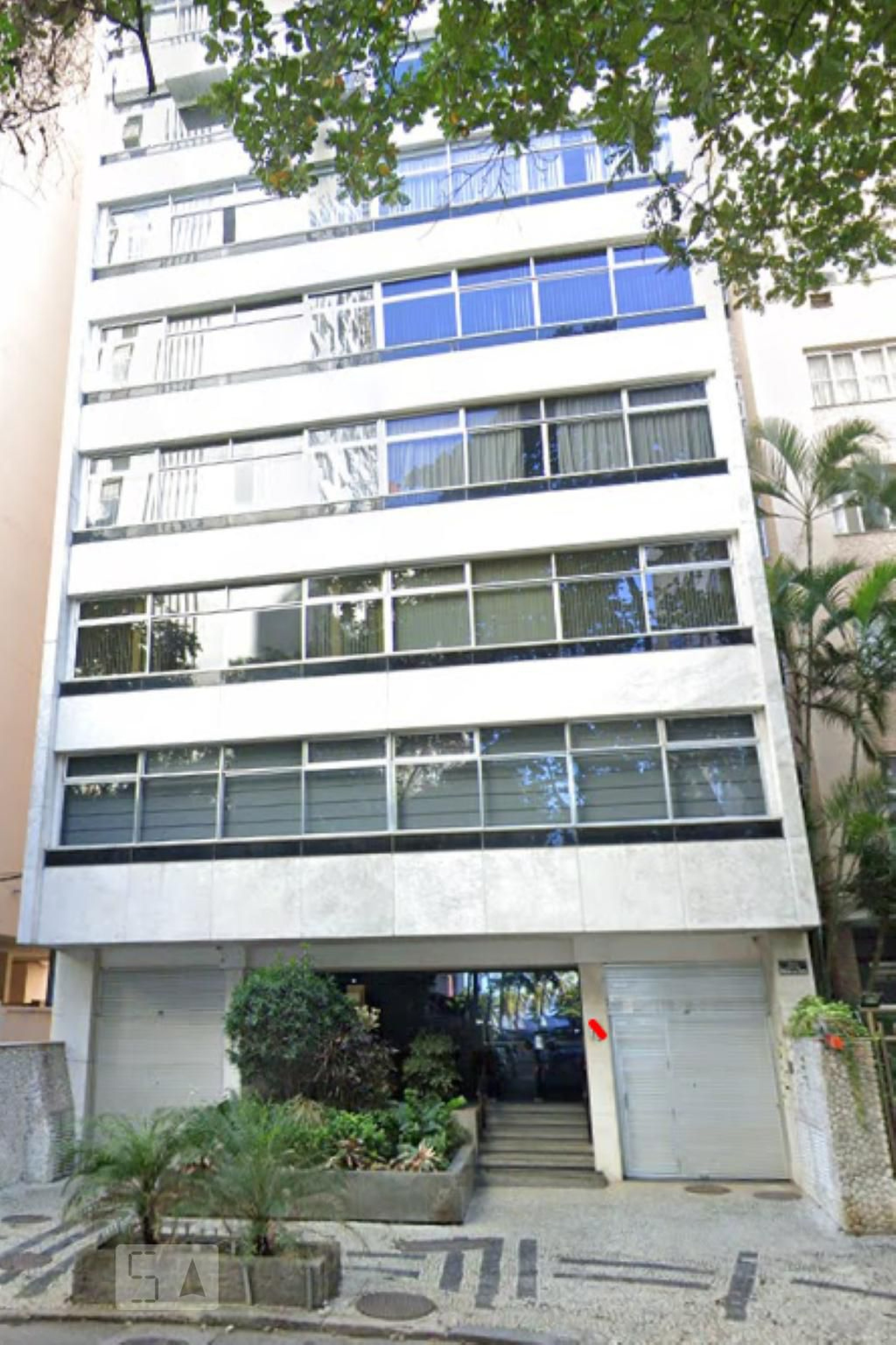 Fachada Condomínio em Rua General Ribeiro da Costa, 10