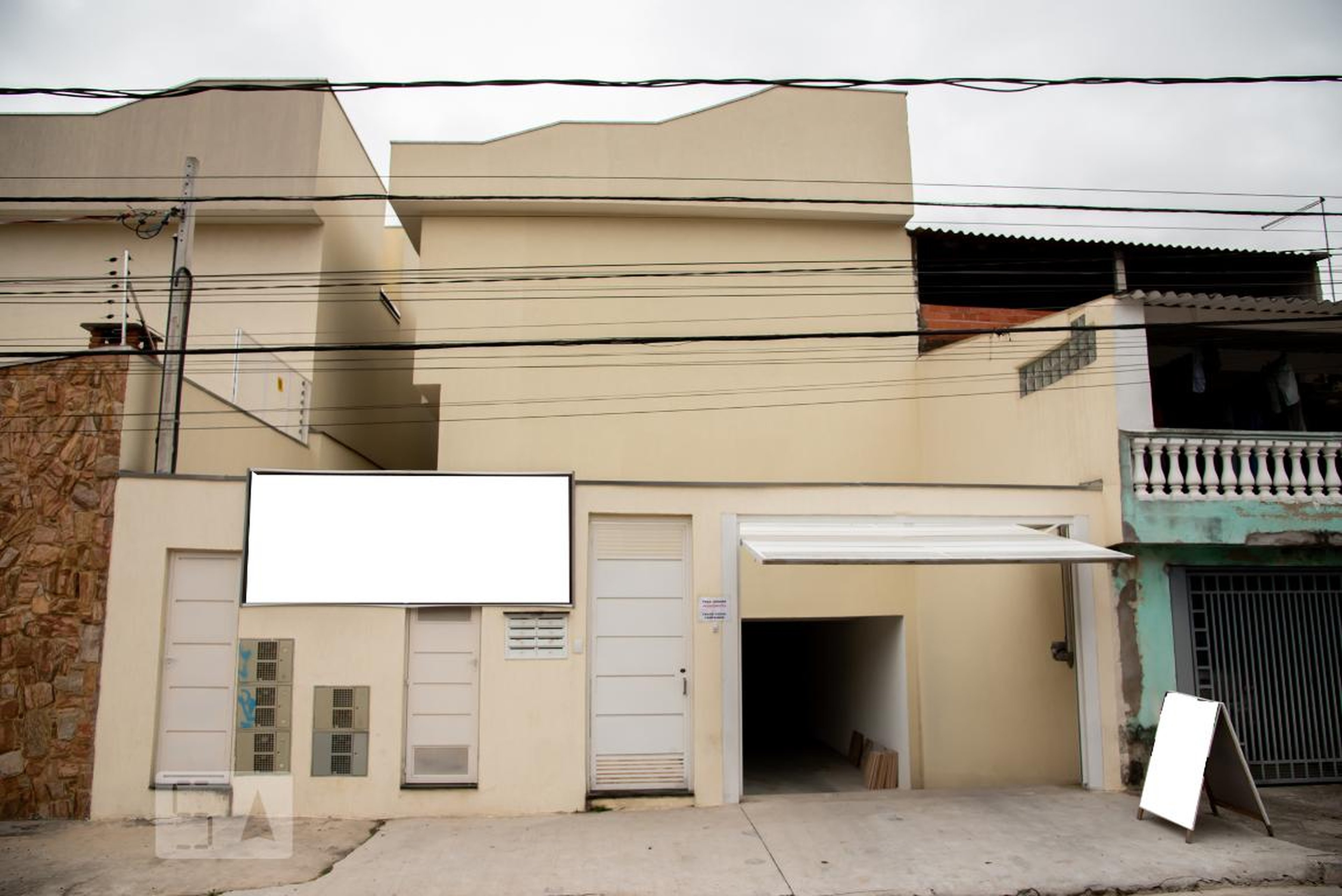 Fachada Condomínio em Rua Elita, 58