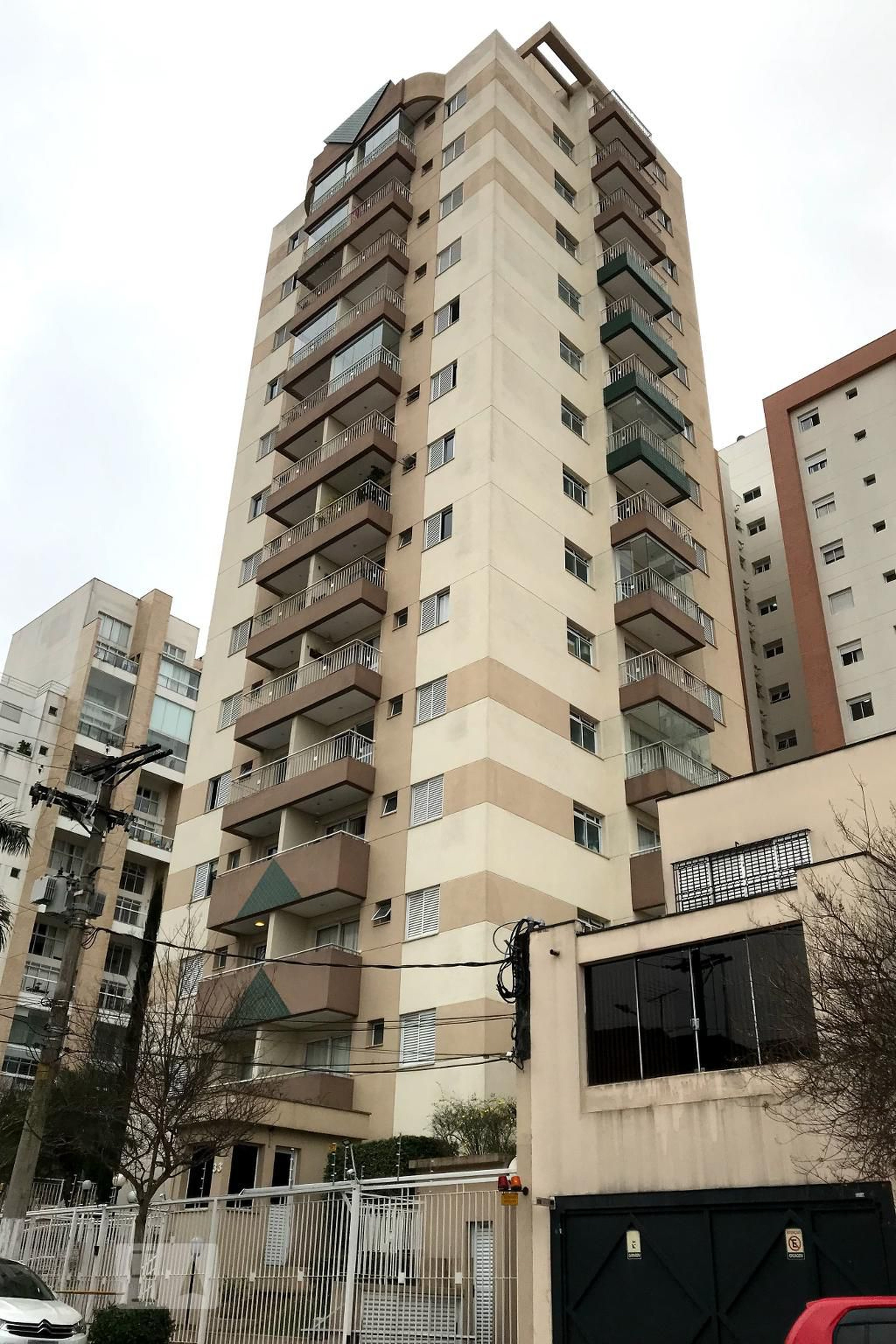 Fachada Condomínio em Rua Caravelas, 123