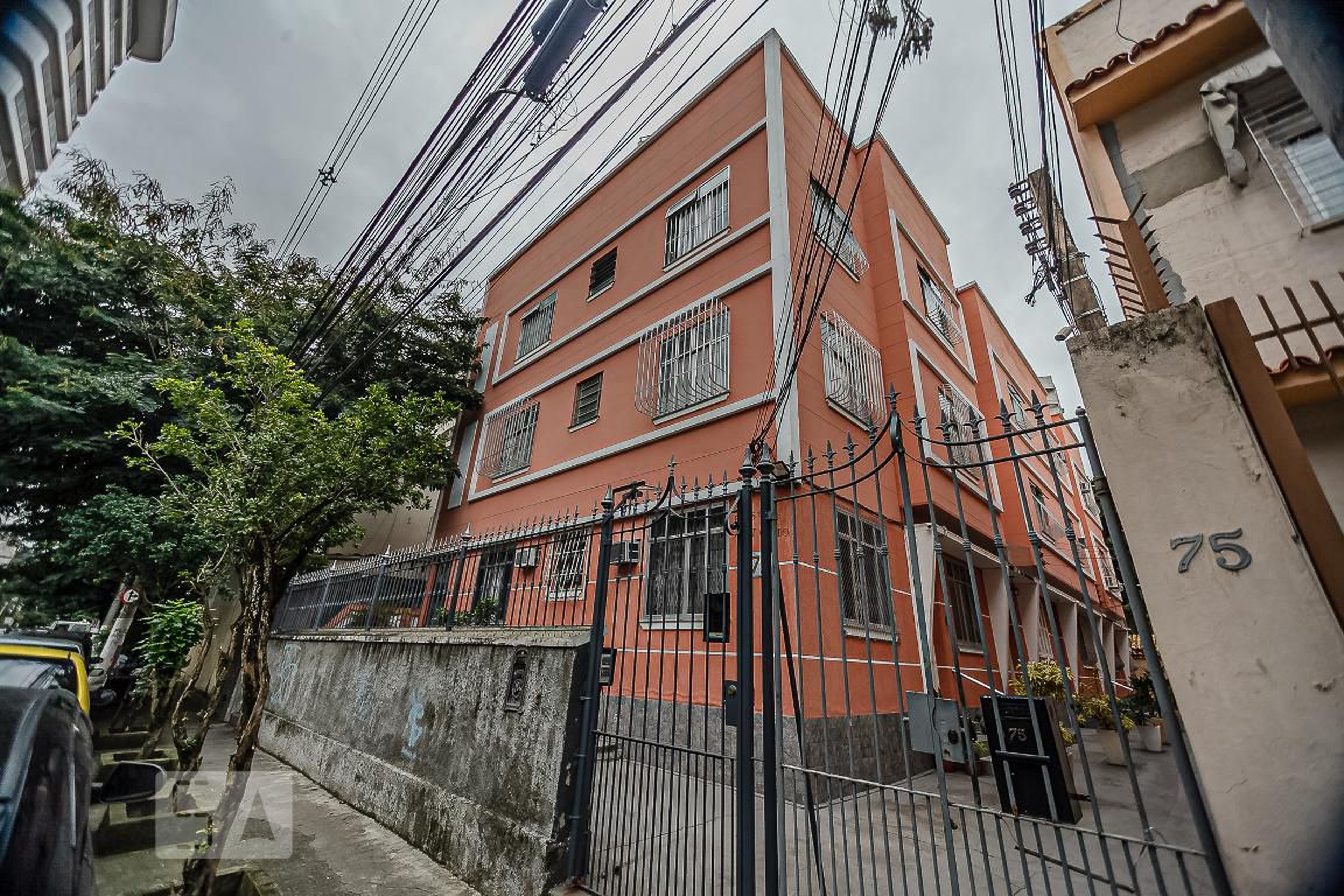 Fachada Condomínio em Rua Vital Brasil Filho, 73