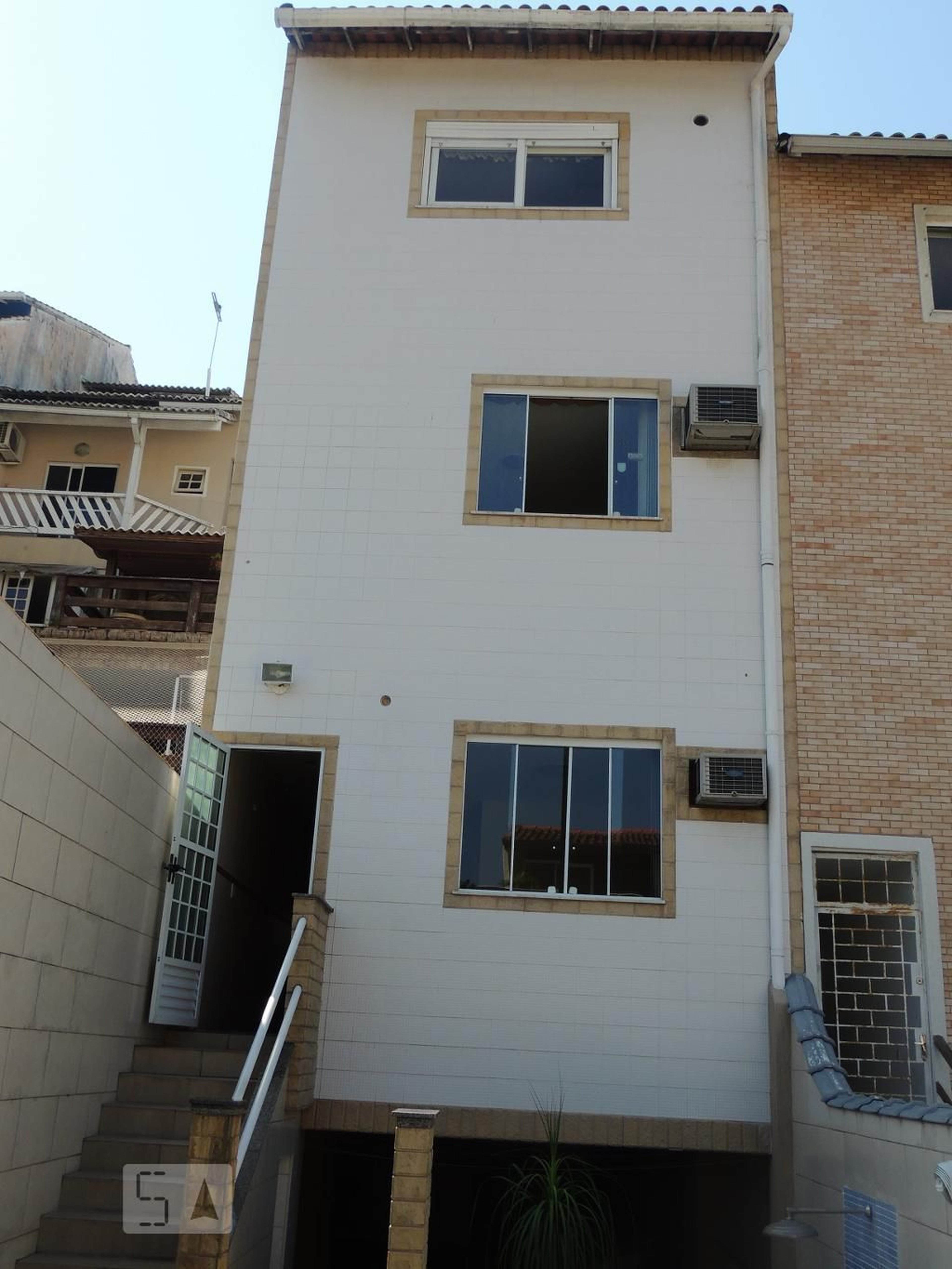 Fachada Condomínio em Rua Lagoa Santa, 243