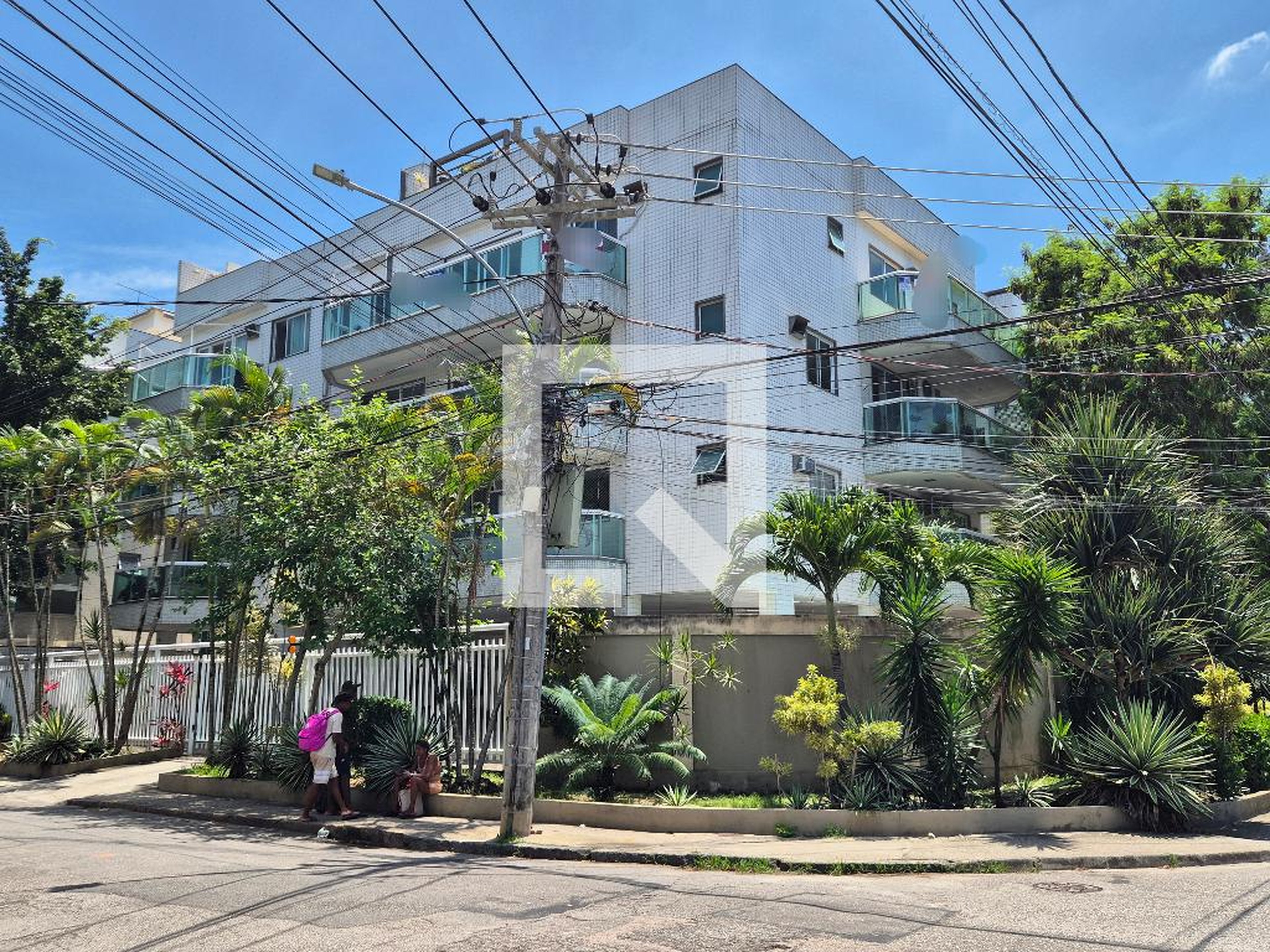 Fachada Condomínio em Rua Sérgio Branco Soares, 540