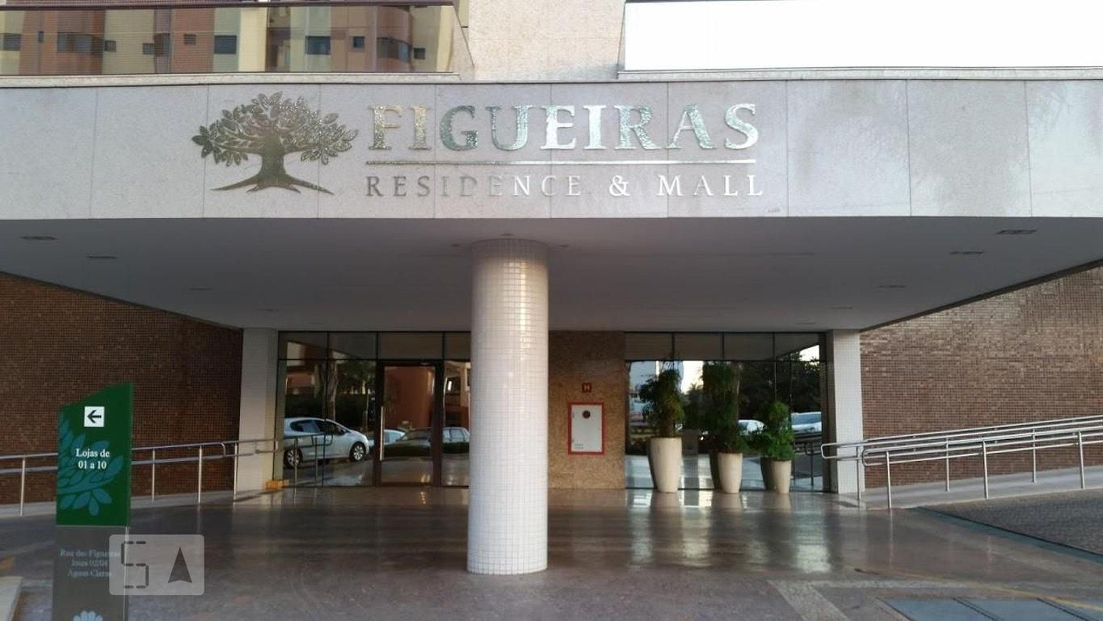 Fachada Condomínio Figueiras Residence & Mall