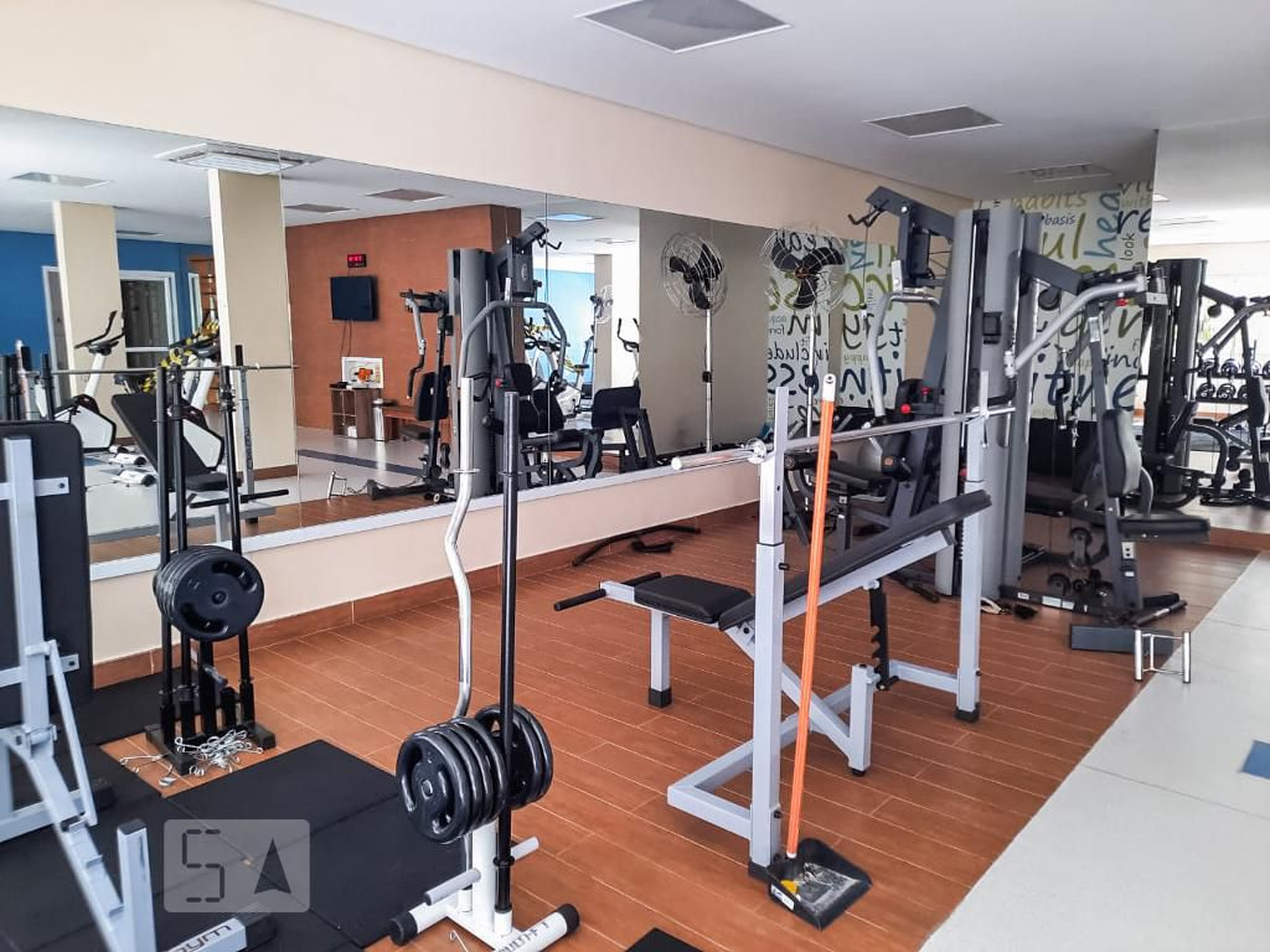 Academia - Chateau Monet