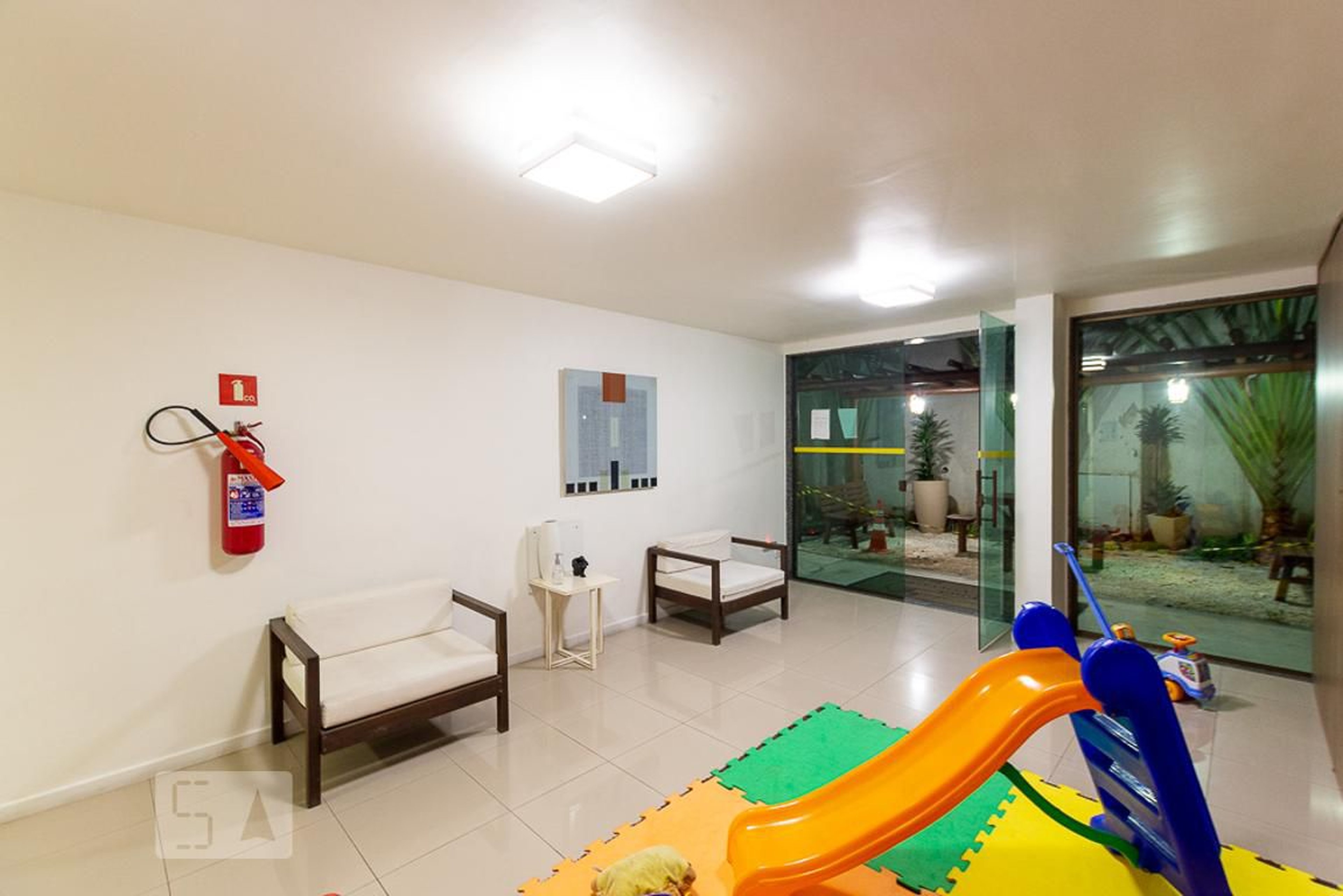 Hall - Ferney Voltaire