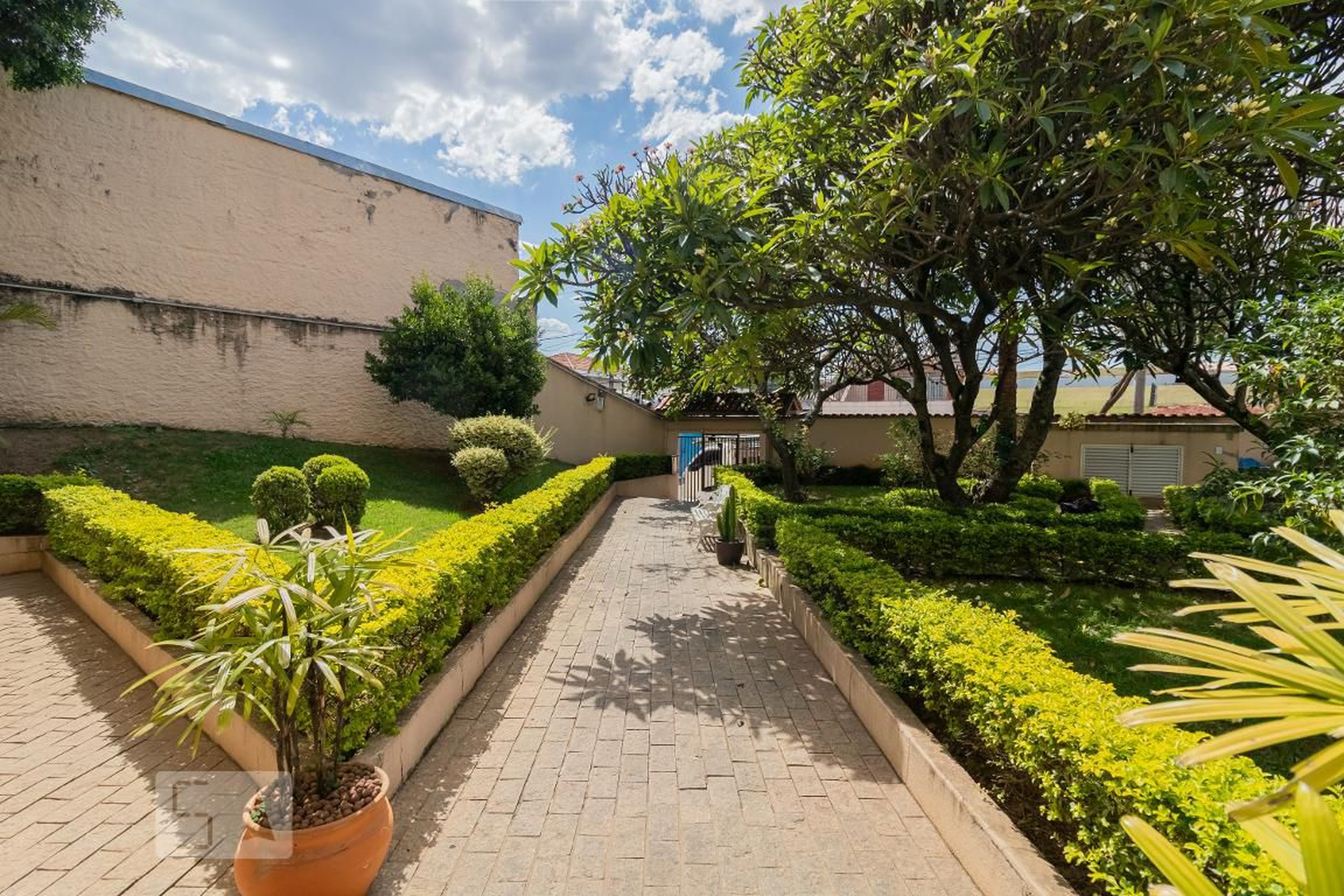 Entrada - Villa Guernica