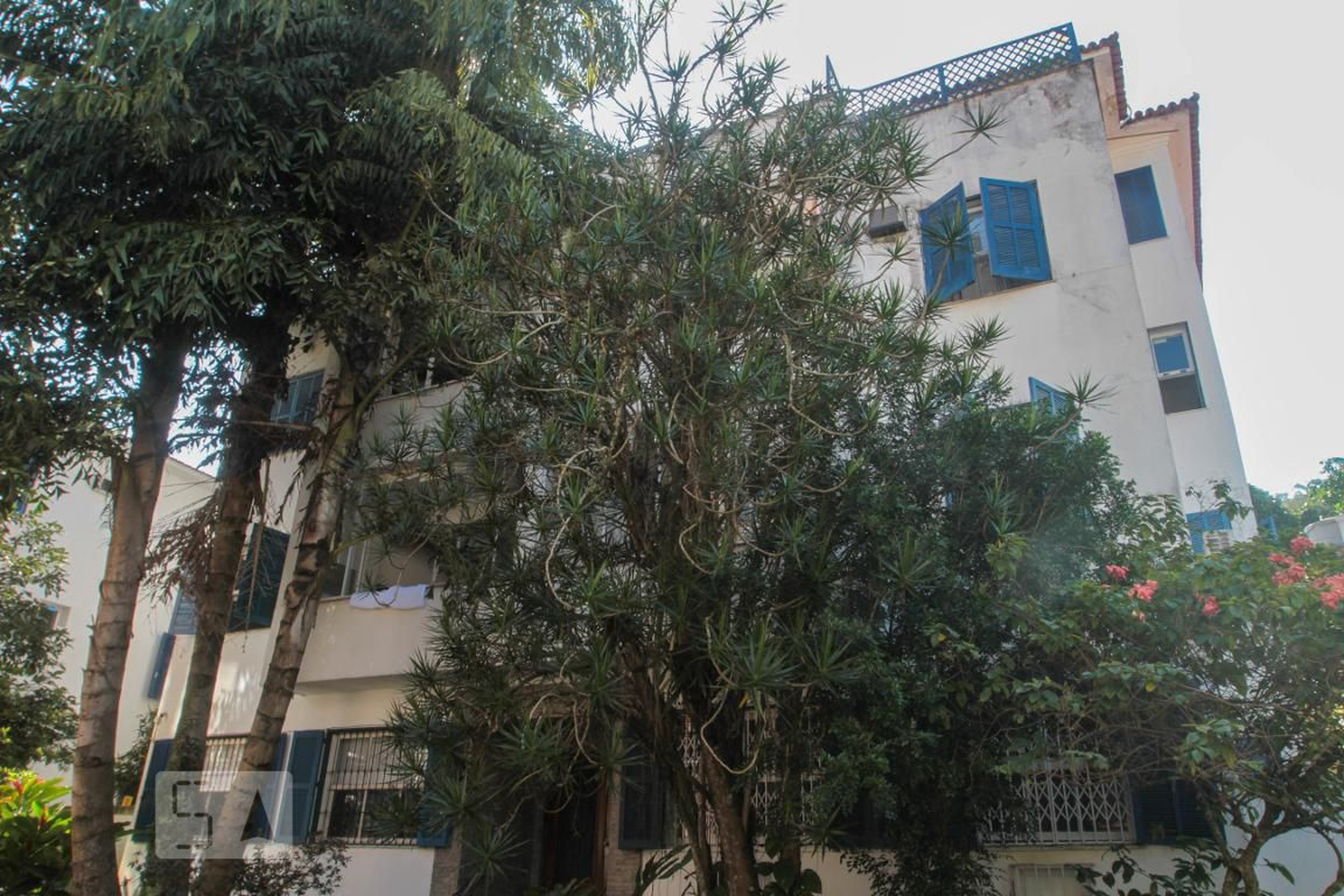 Fachada do Prédio Condomínio em Rua Duque Estrada, 94