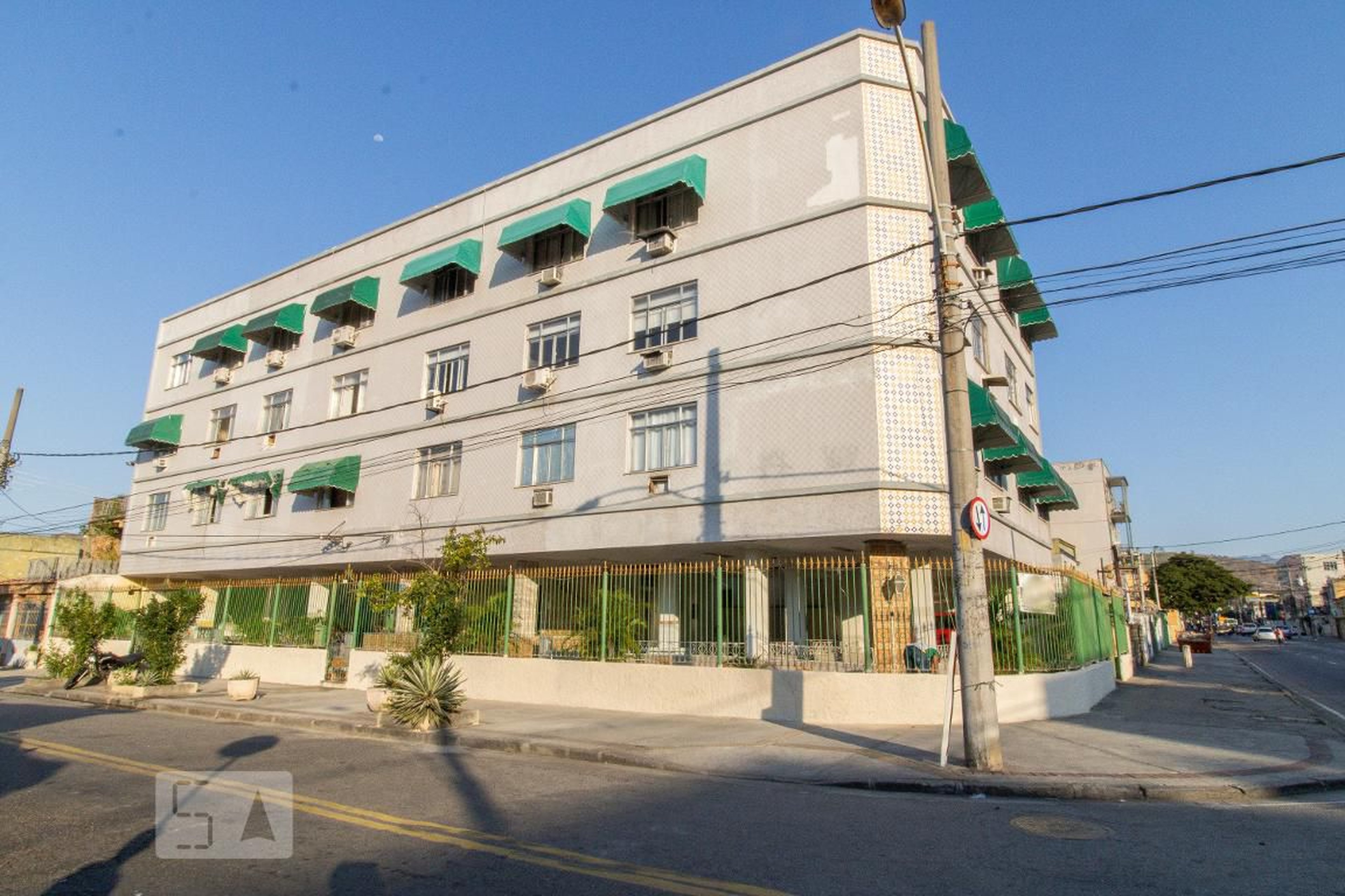 Fachada Condomínio em Rua Marquês de Queluz, 71