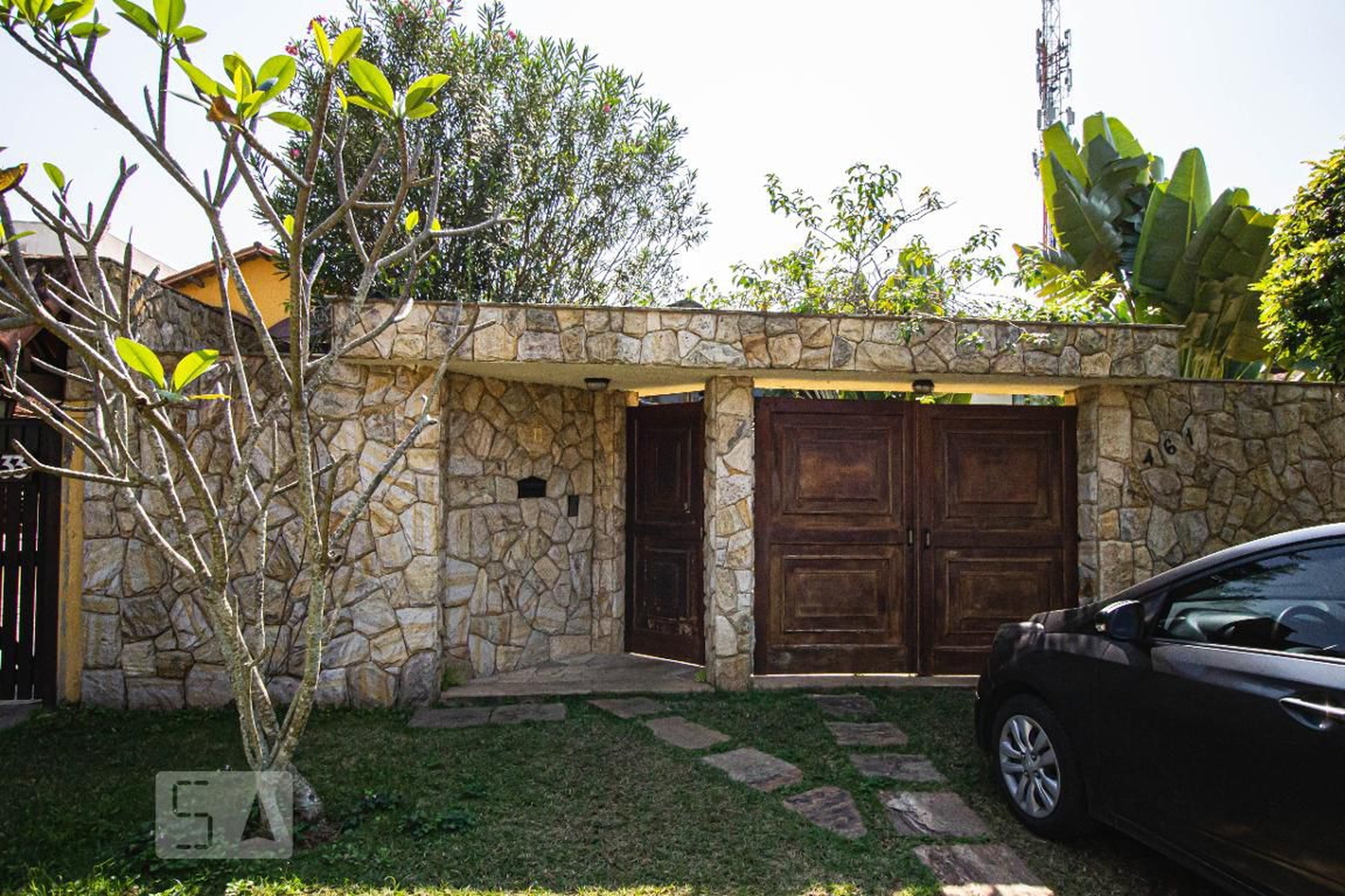 Fachada Condomínio em Rua Ivaldo de Azambuja, 461