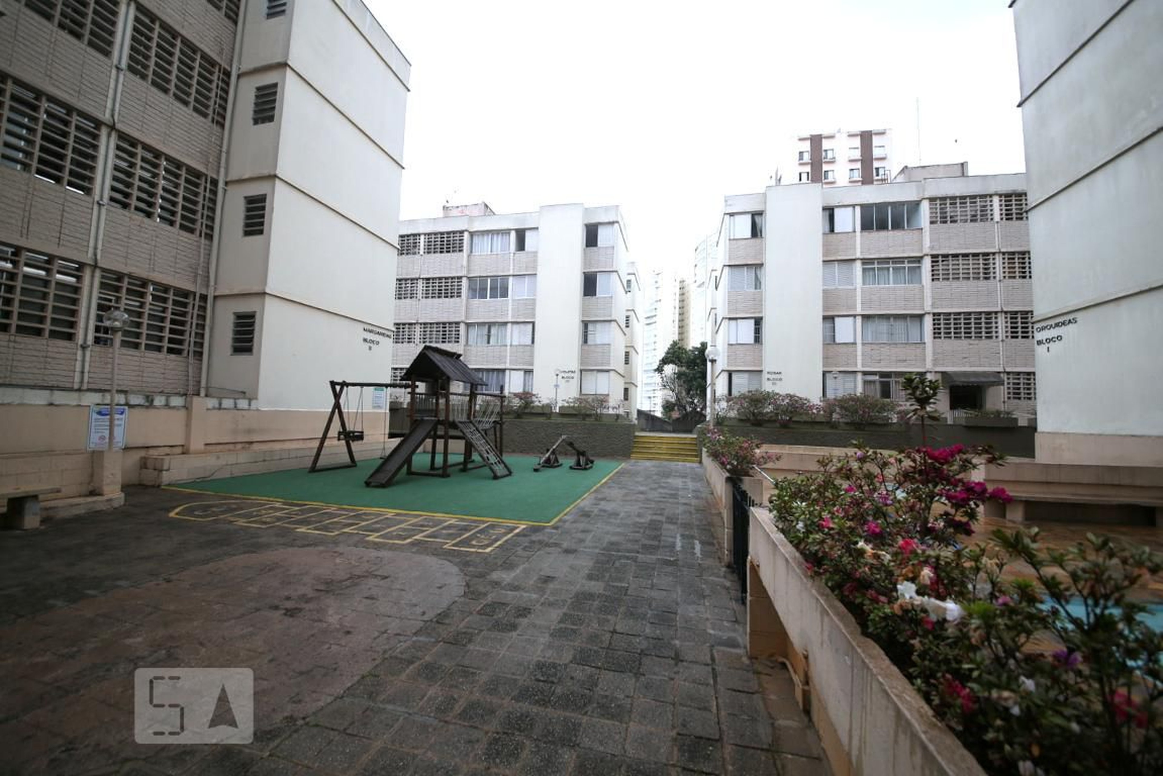 Condomínio - Edifício Morada das Flores