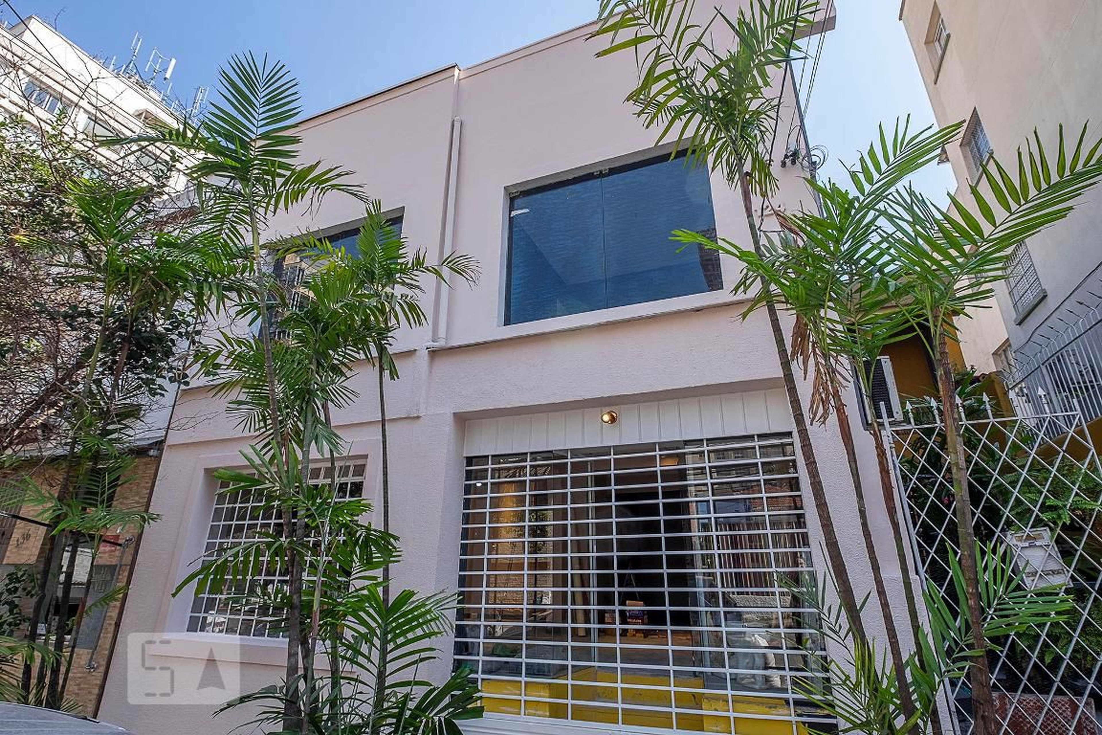 Fachada Condomínio em Rua Doutor Melo Alves, 124