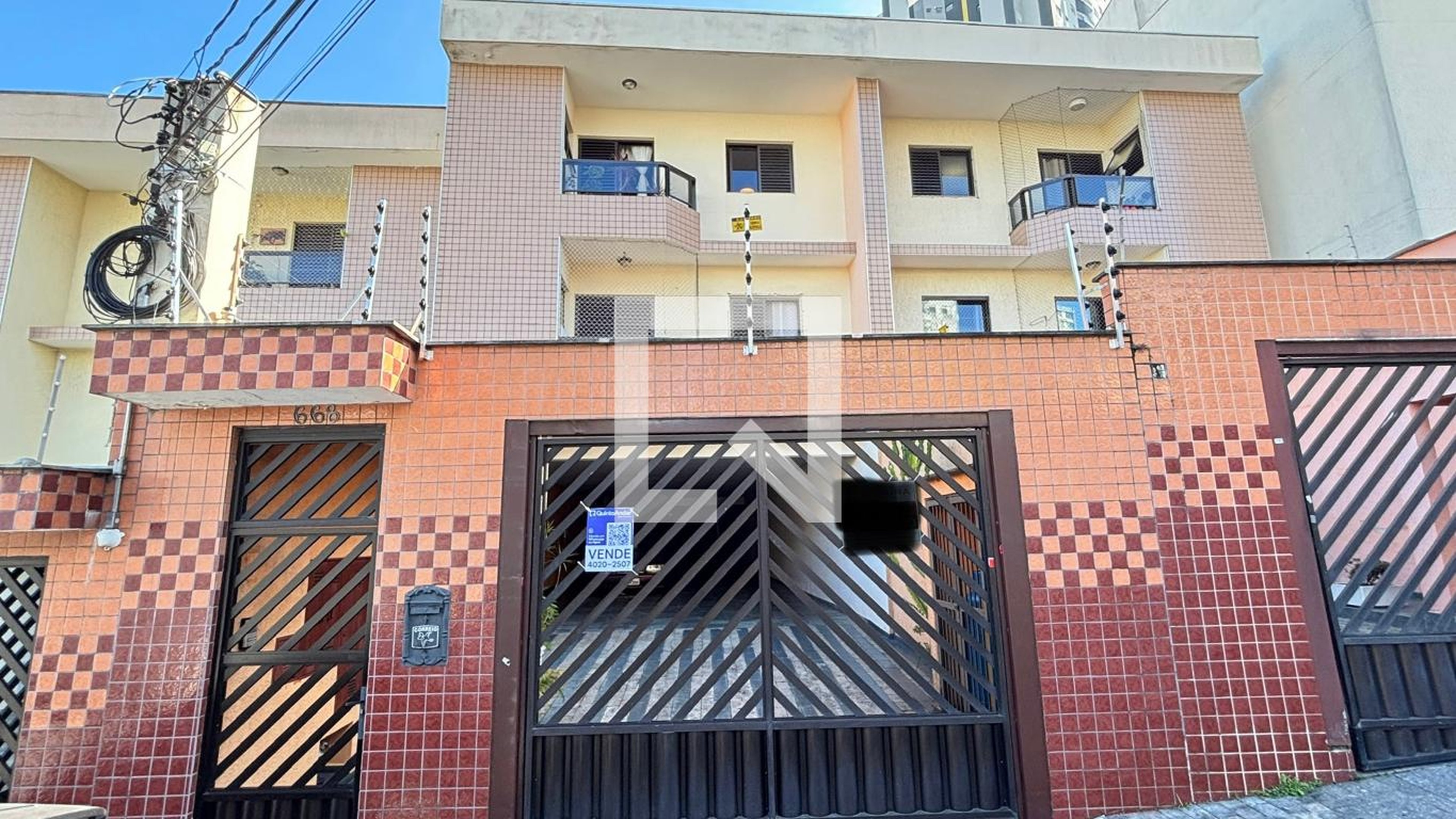 Fachada Condomínio em Rua Independência, 668