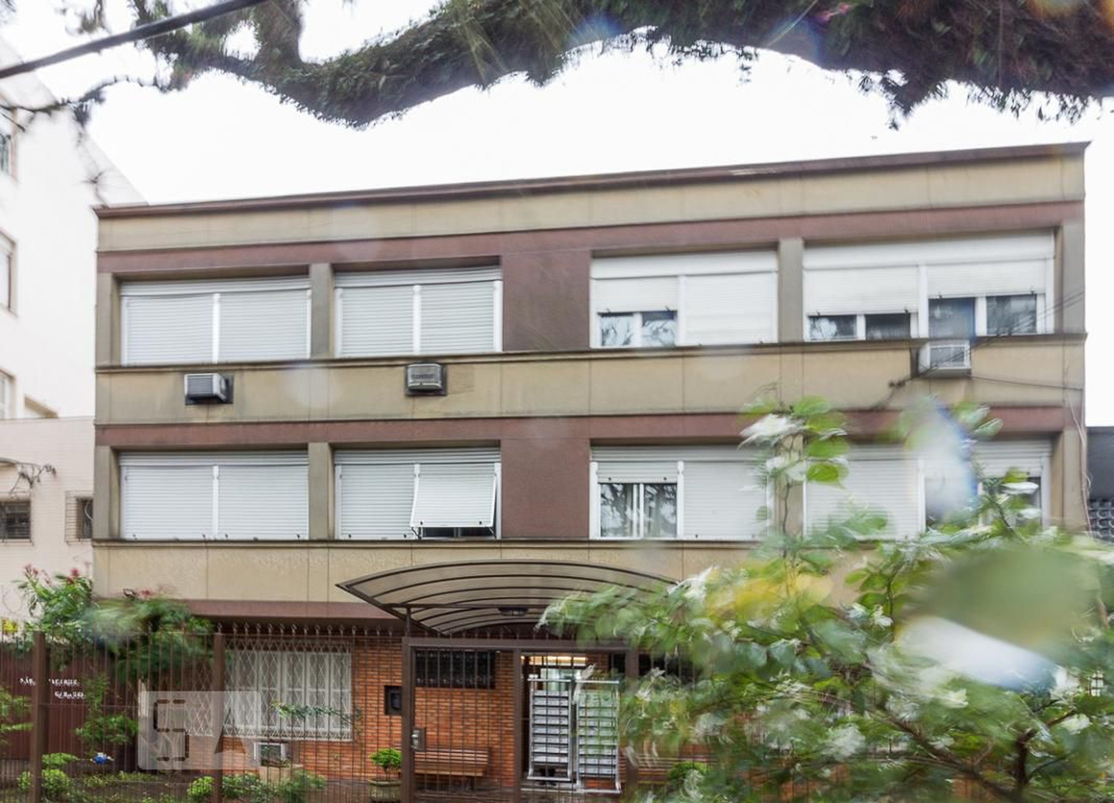 Fachada Condomínio em Rua Augusto Severo, 44