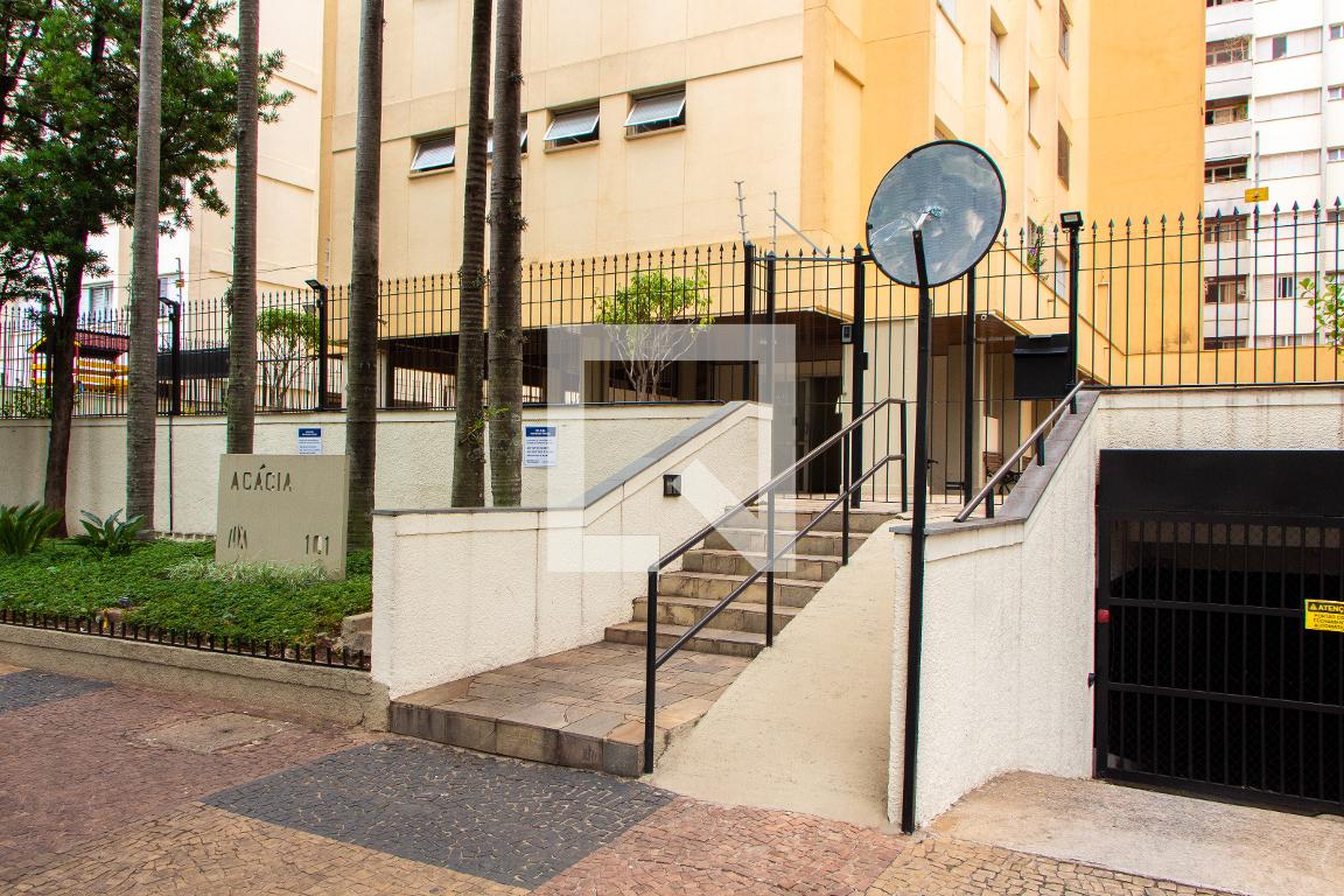 FACHADA Condomínio em Rua Quirino do Amaral Campos, 151