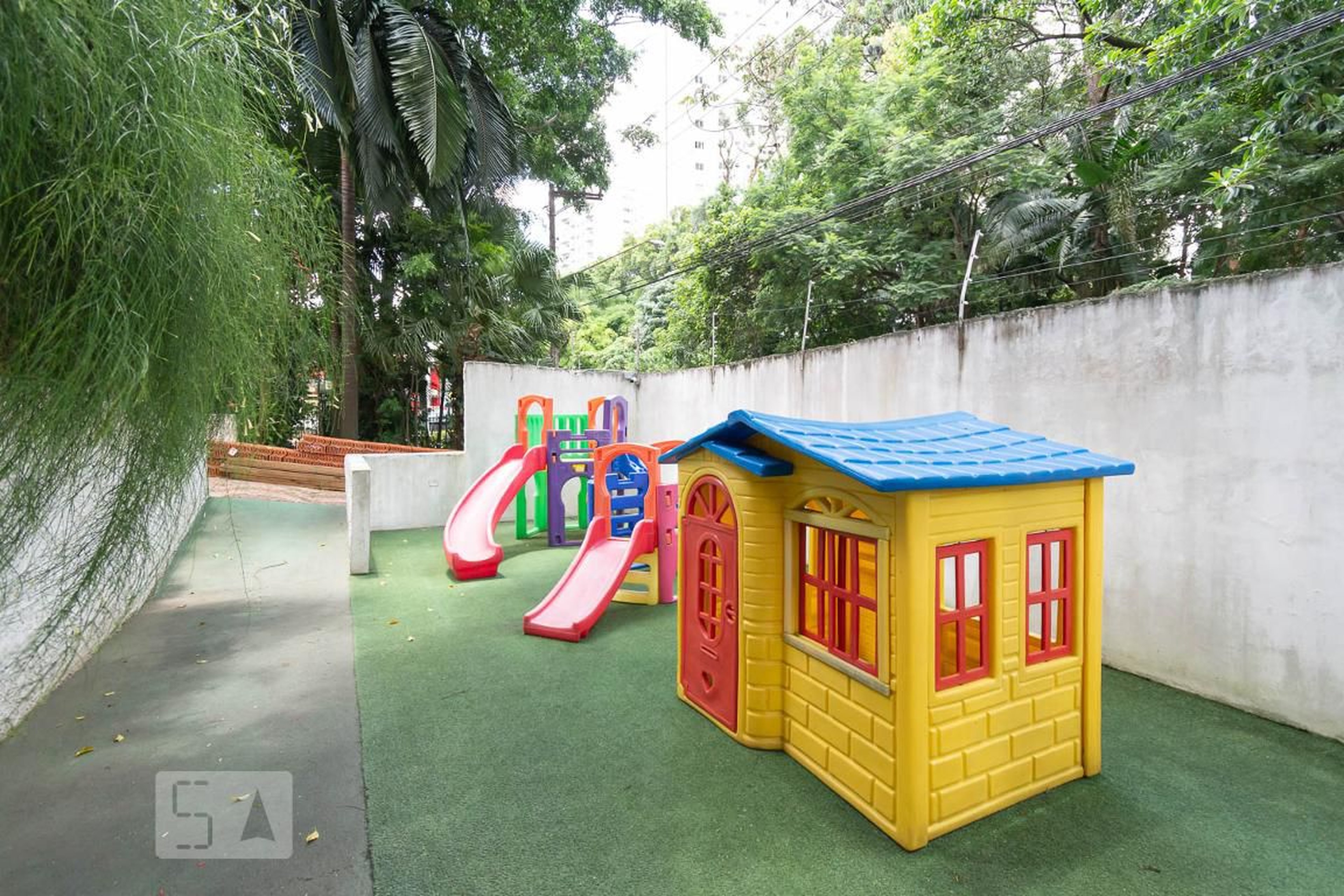 Playground - Edifício Maison de Narbonne