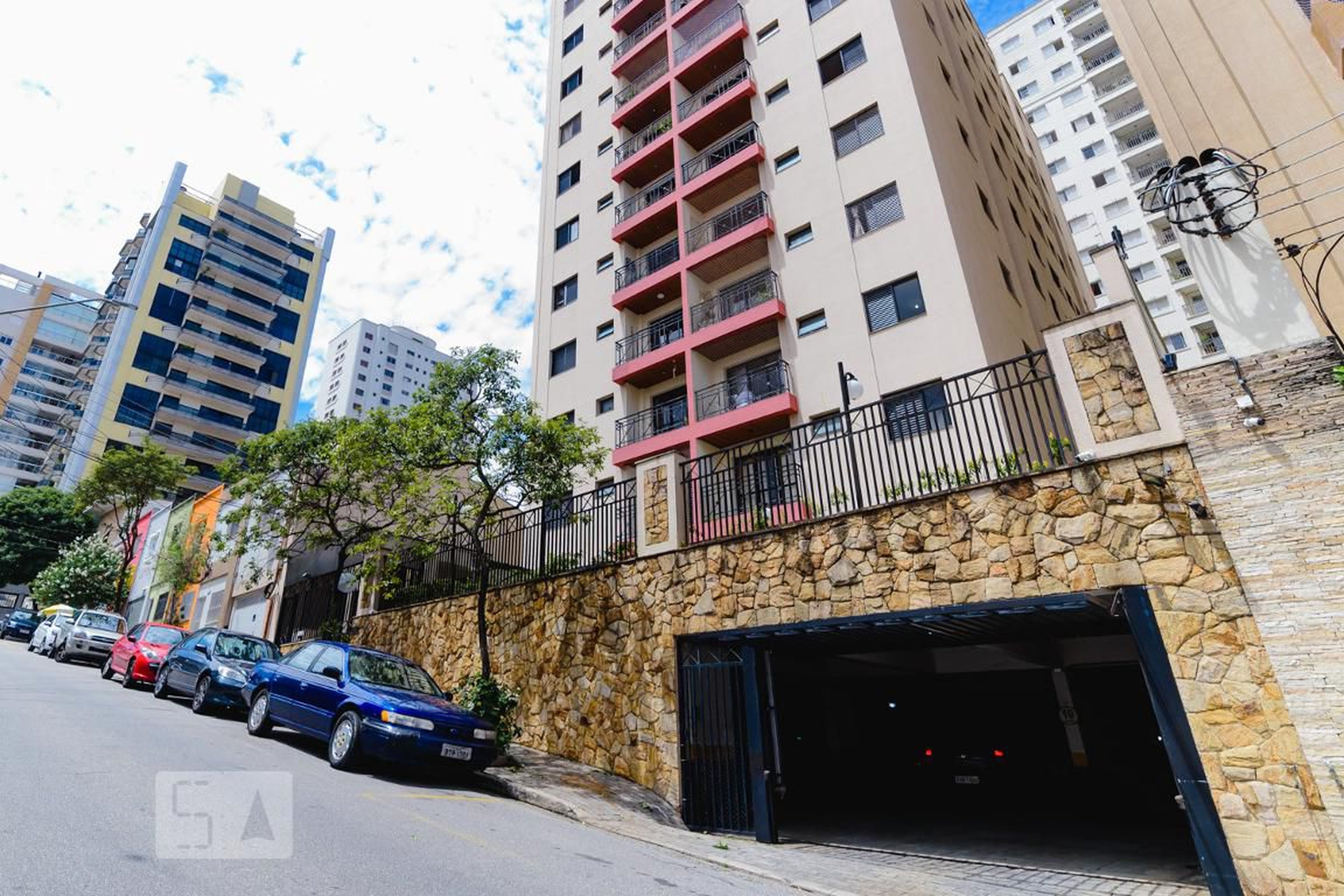 Fachada do Condomínio Condomínio Fernanda