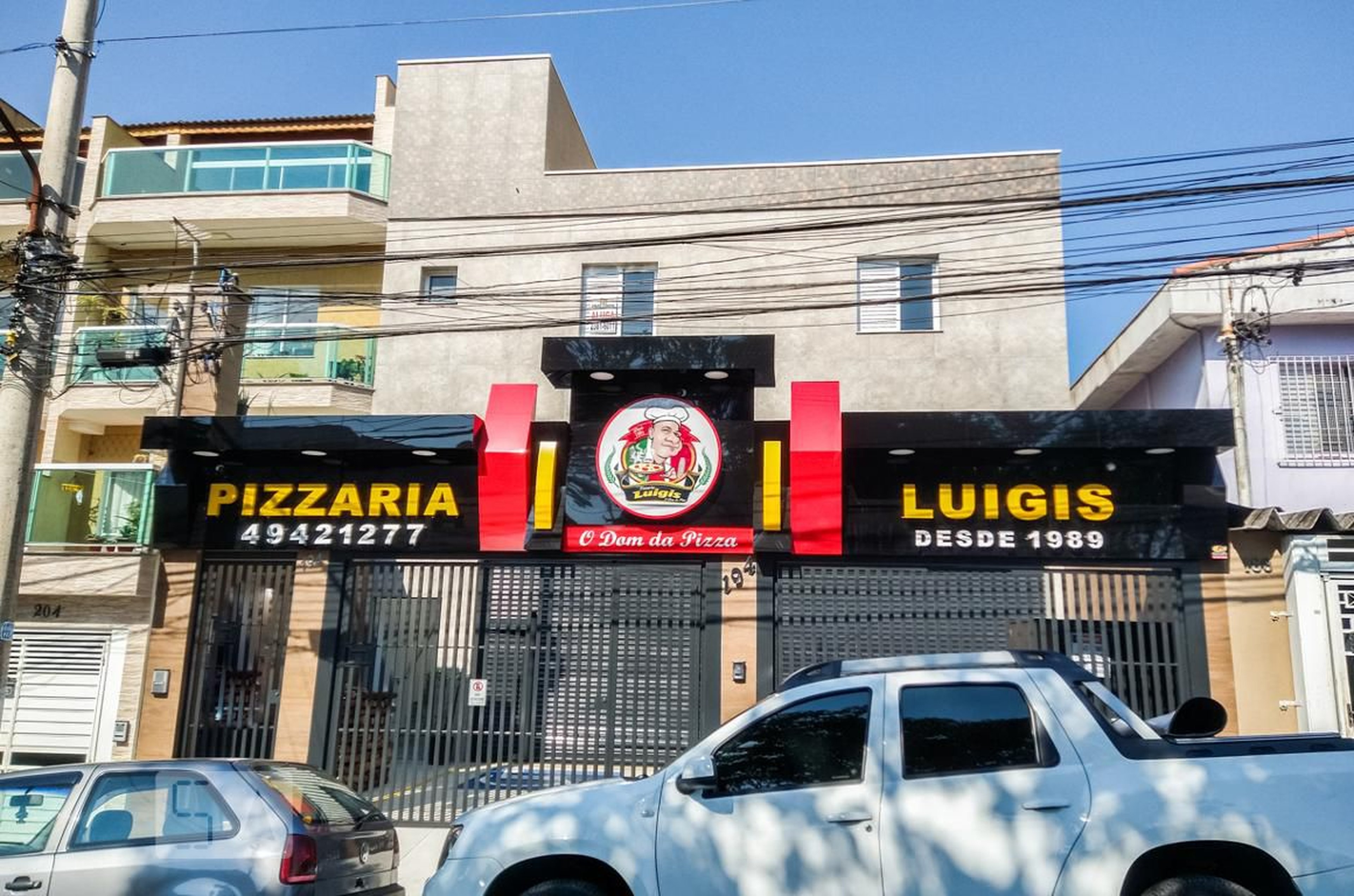 Fachada Condomínio em Rua Rosa Pacheco, 194