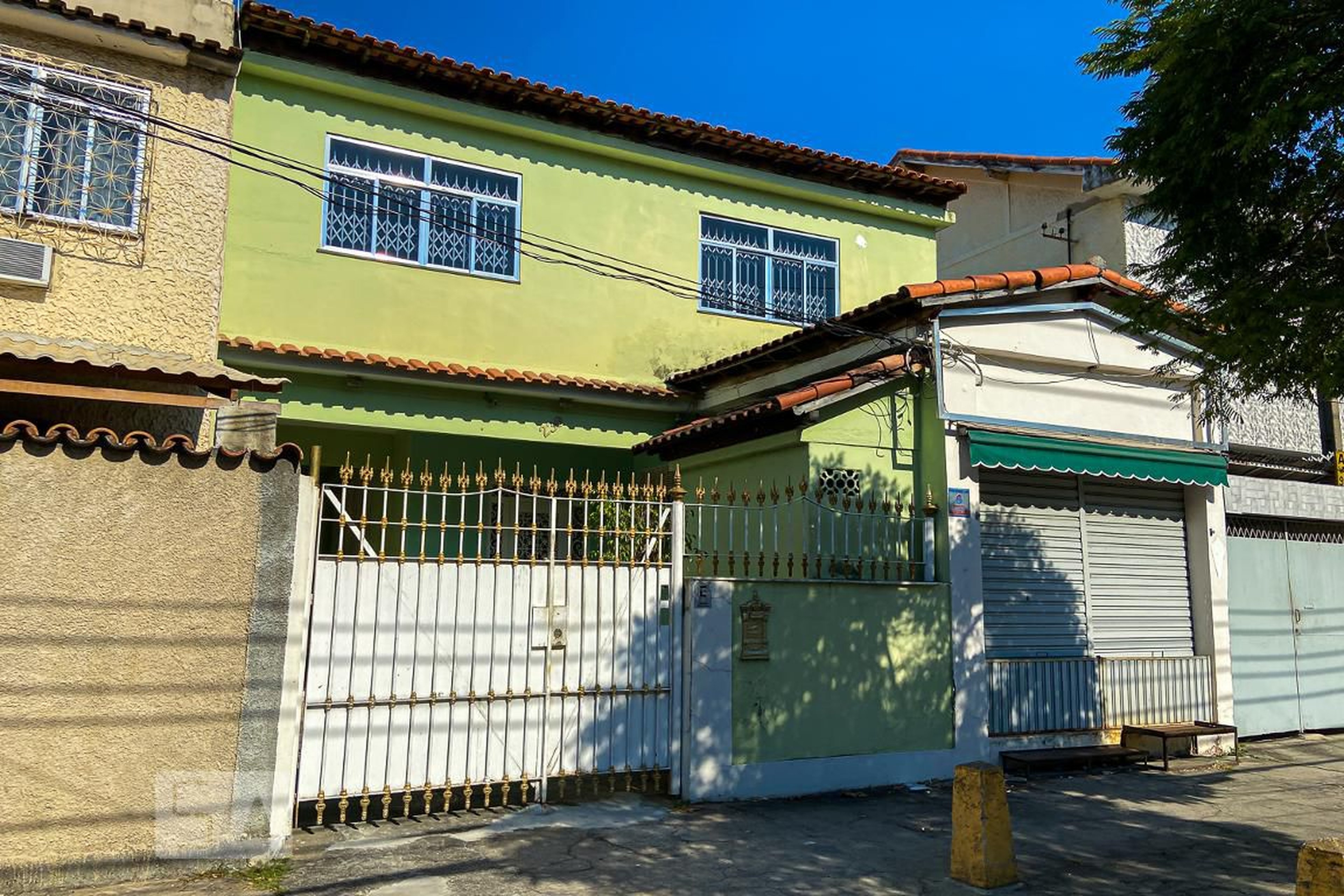 Fachada Condomínio em Rua Bariri, 236