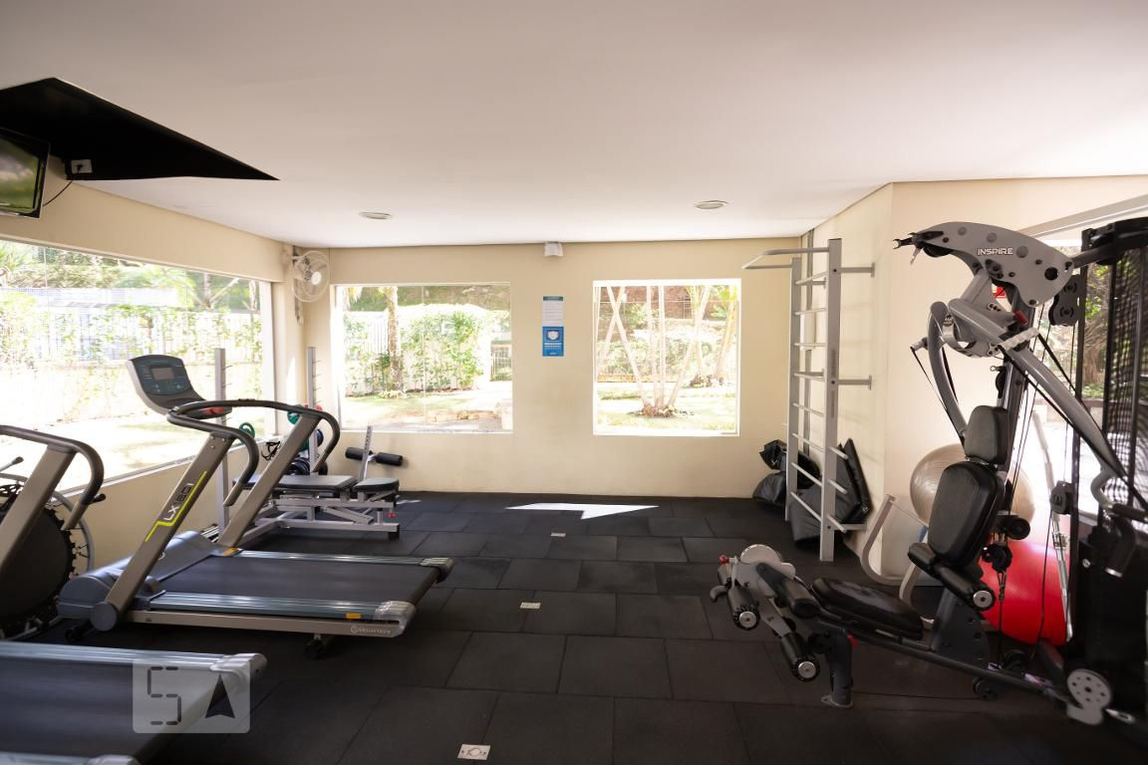 Academia - Santa Barbara / Santa Monica