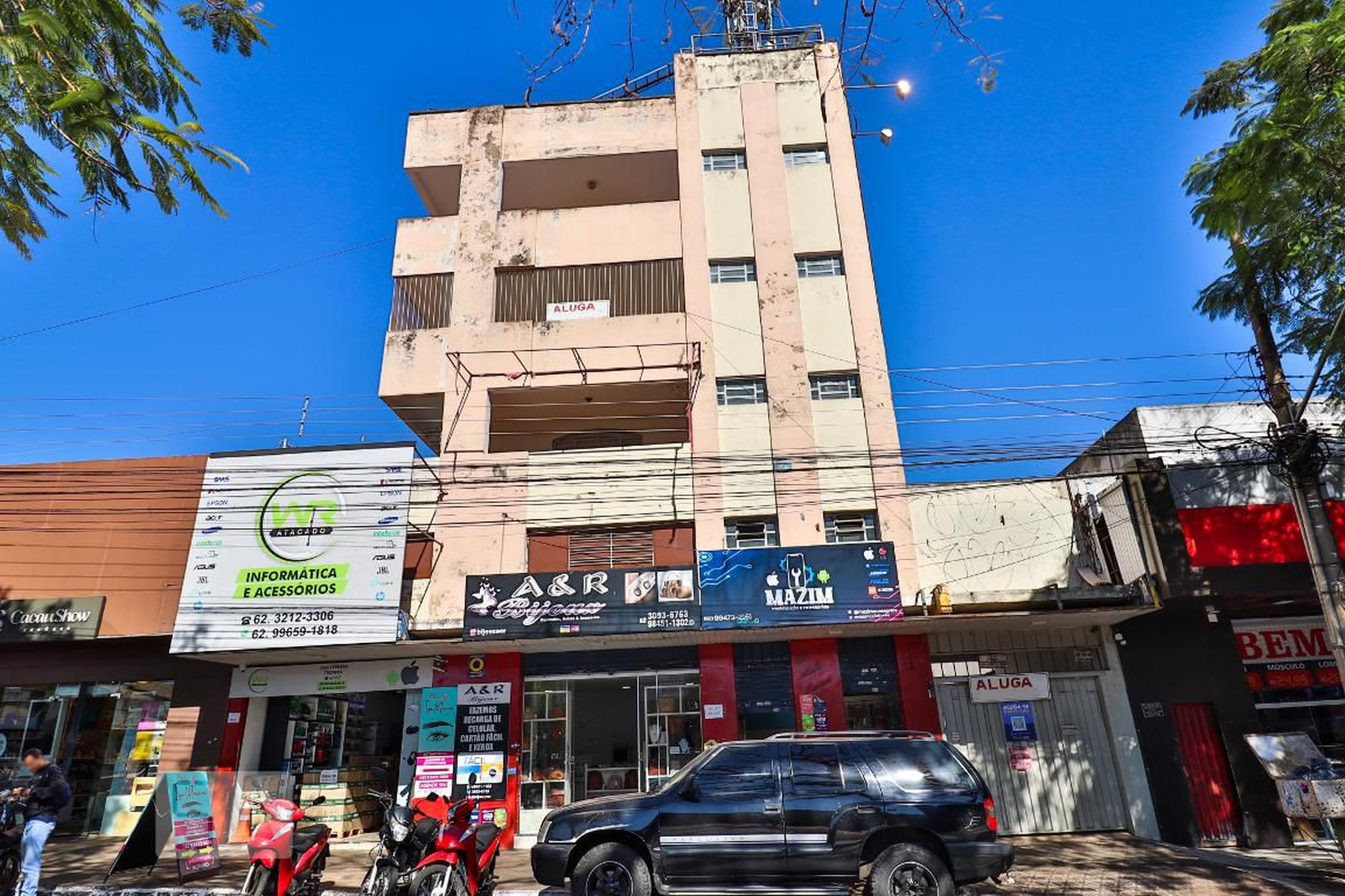 Fachada Condomínio Adolfo Queiroz