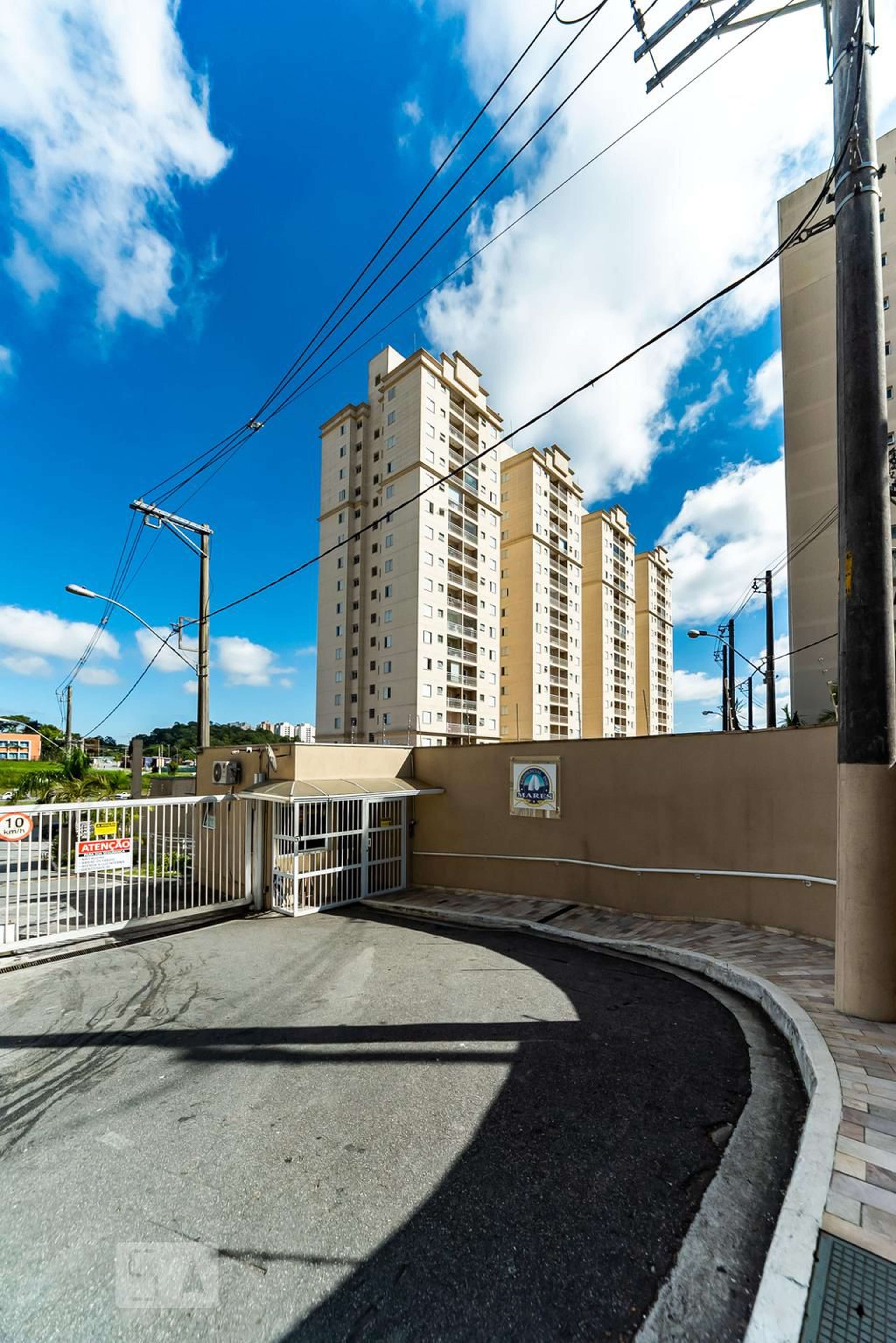 Fachada Condomínio em Praça Antônio Pinheiro Costa, 142