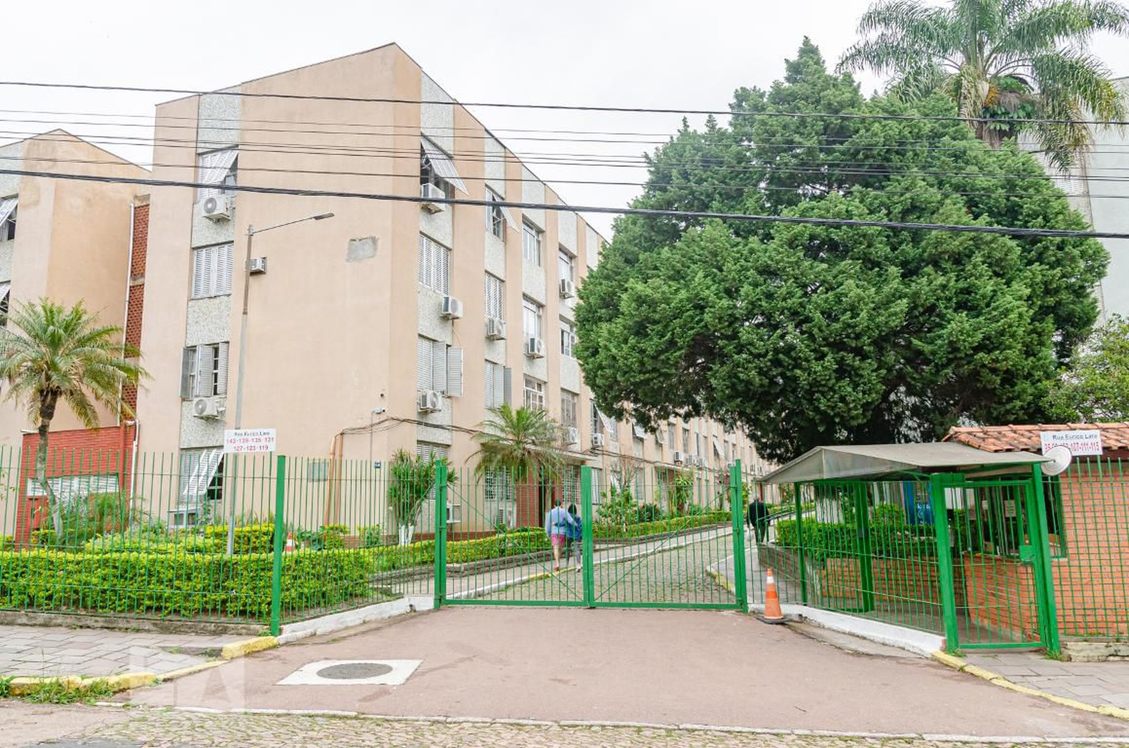 Fachada Condomínio em Rua Euríco Lara, 143