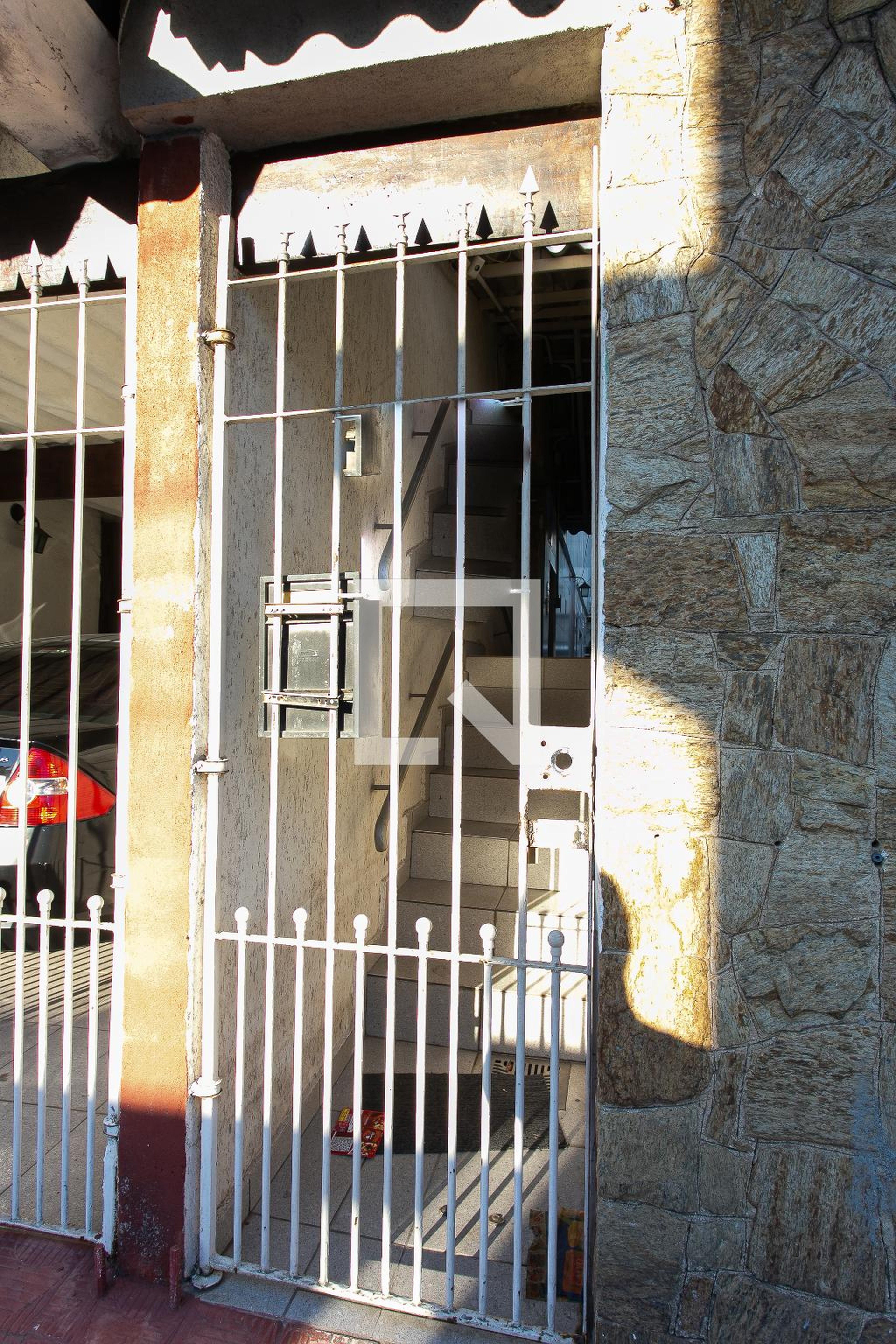 Fachada Condomínio em Rua Santo Perussi, 172