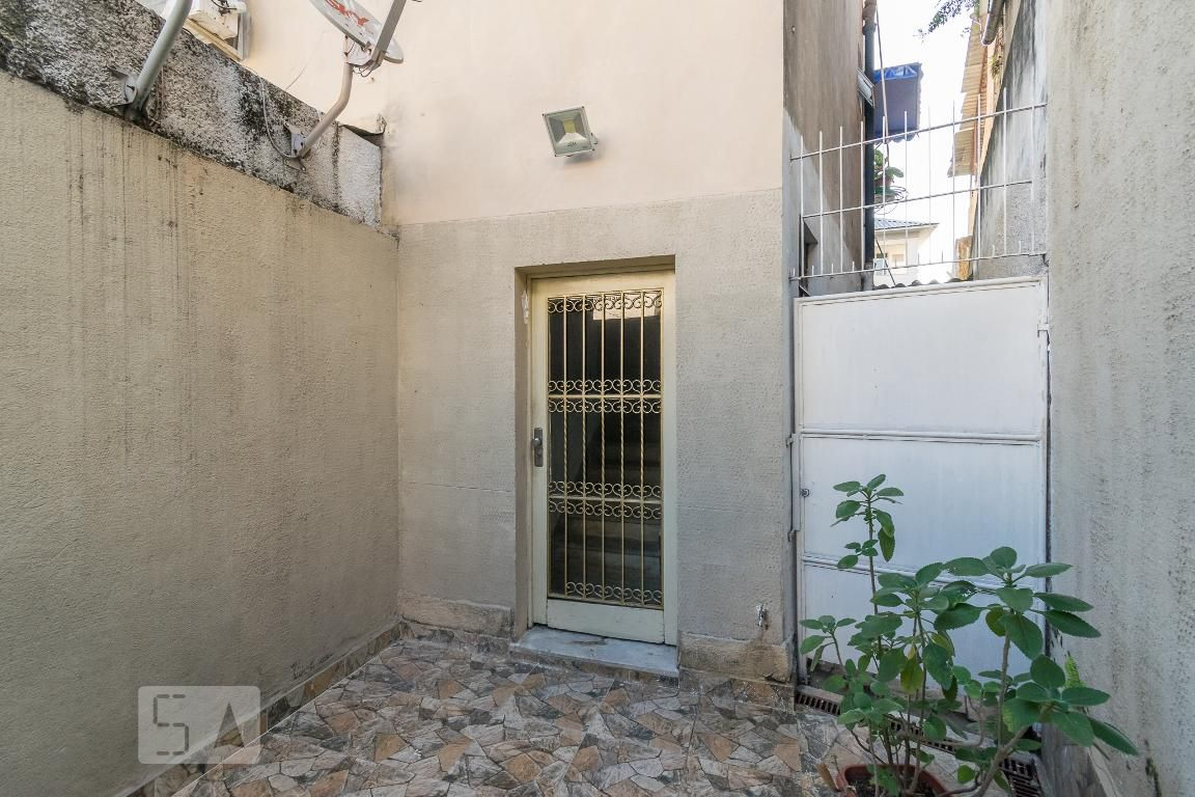 Entrada do Prédio - null