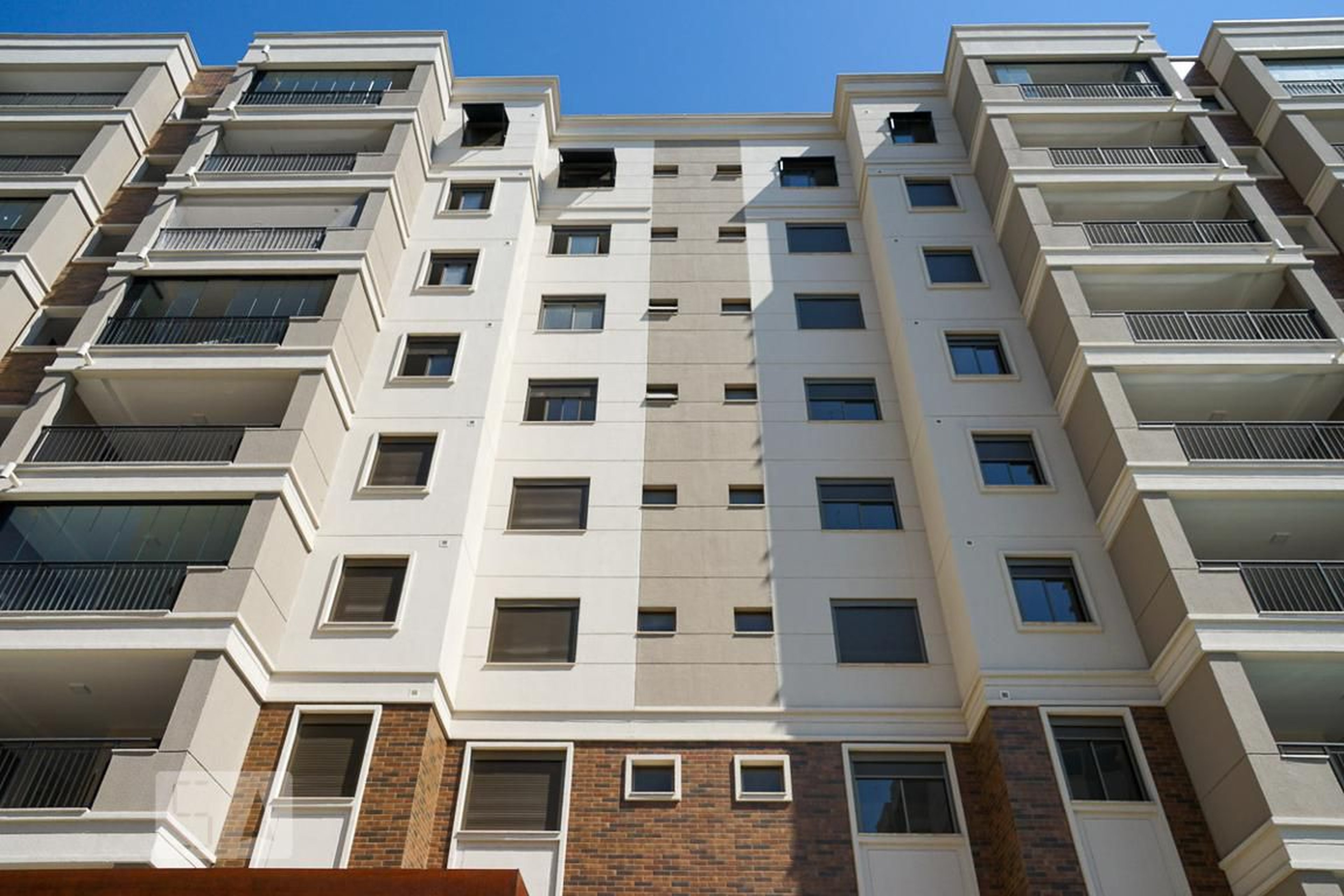 Fachada Condomínio em Rua Iporanga, 160