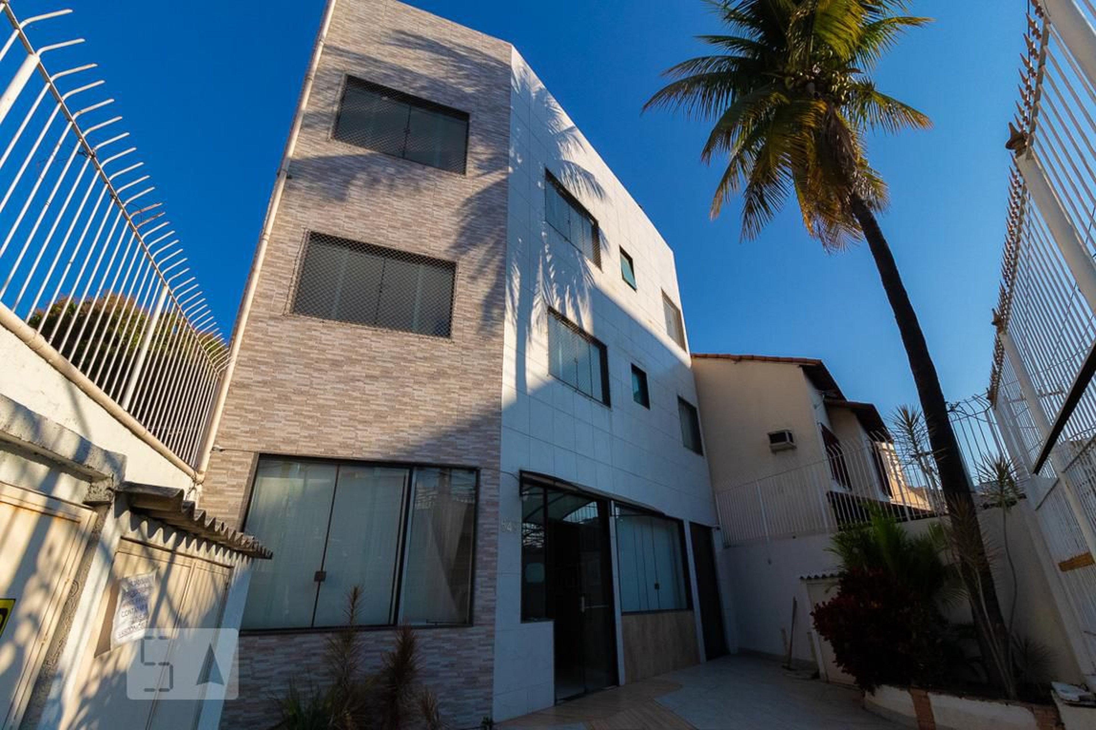 Fachada Condomínio em Rua Lins de Vasconcelos, 549