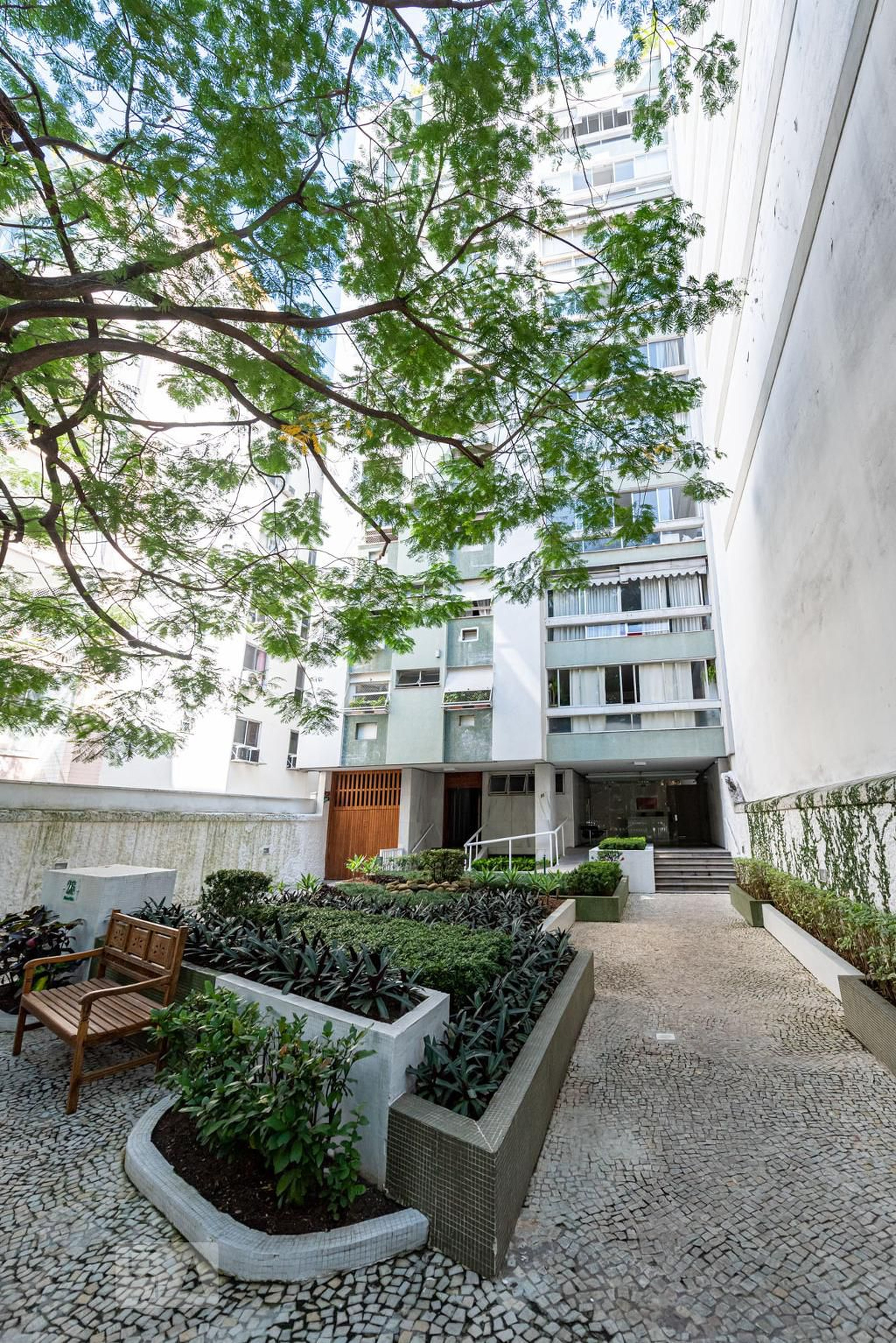 Fachada Condomínio em Rua Frei Leandro, 26