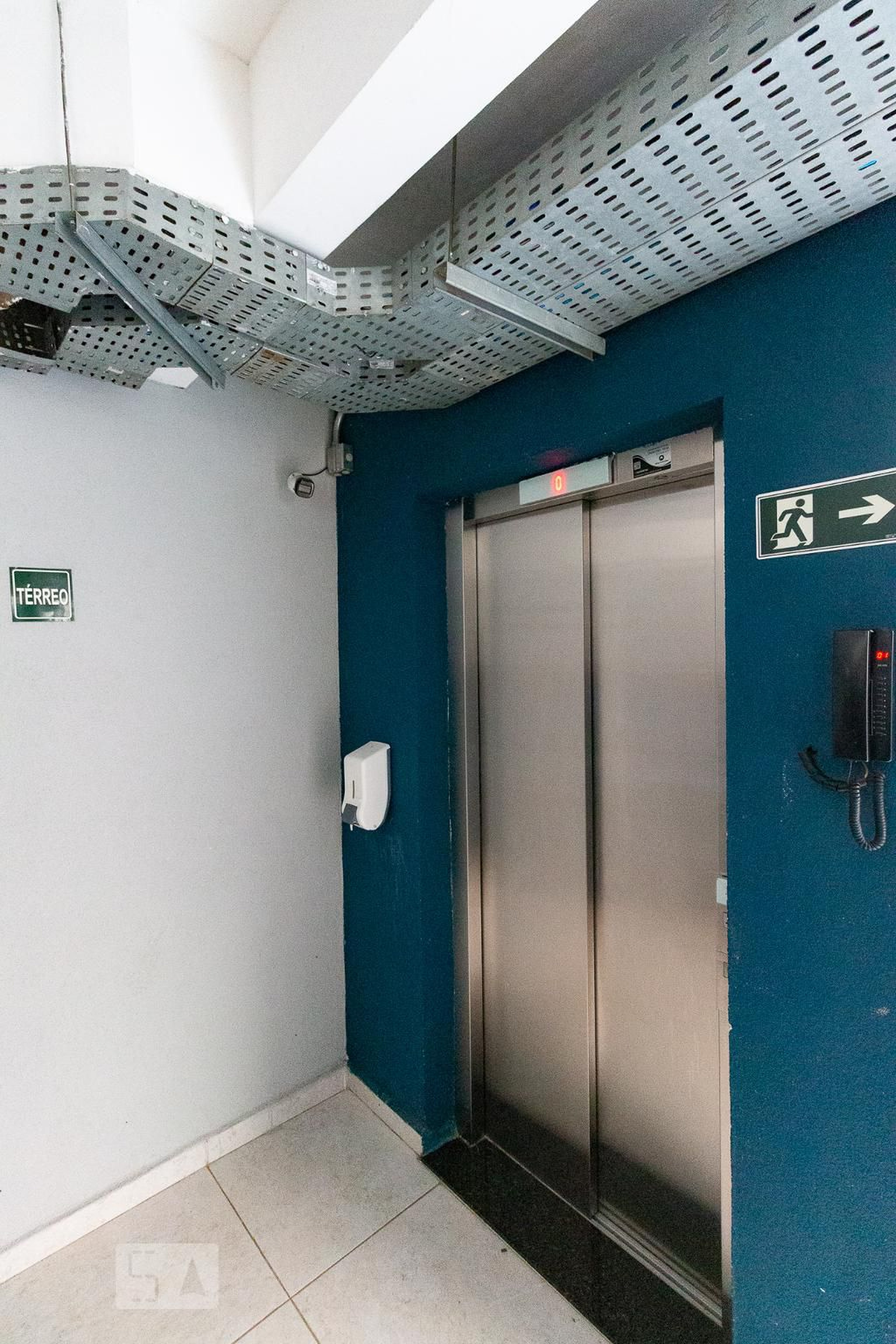 Elevador - East Penha