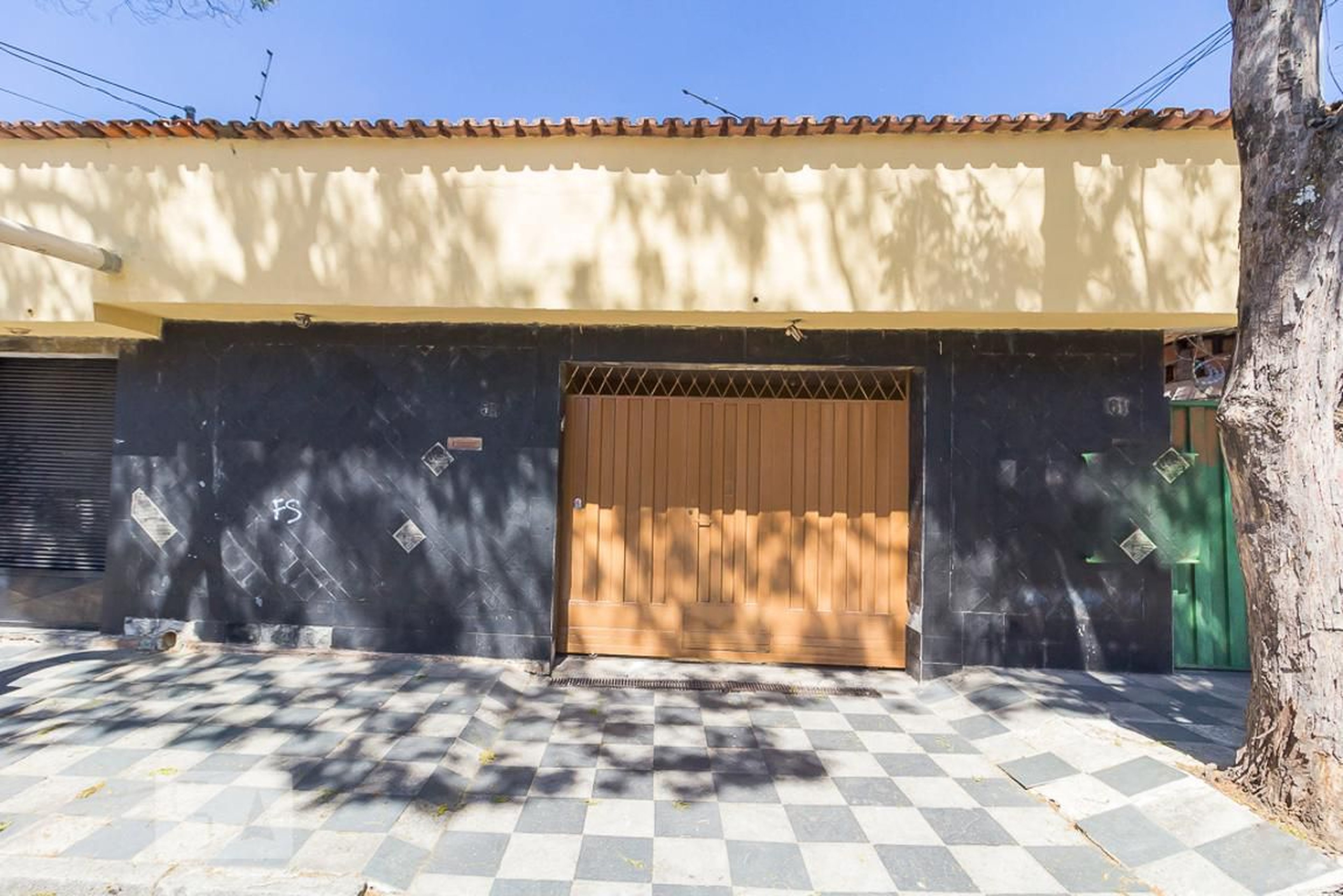 Fachada Condomínio em Rua José Anatólio Fontes, 61