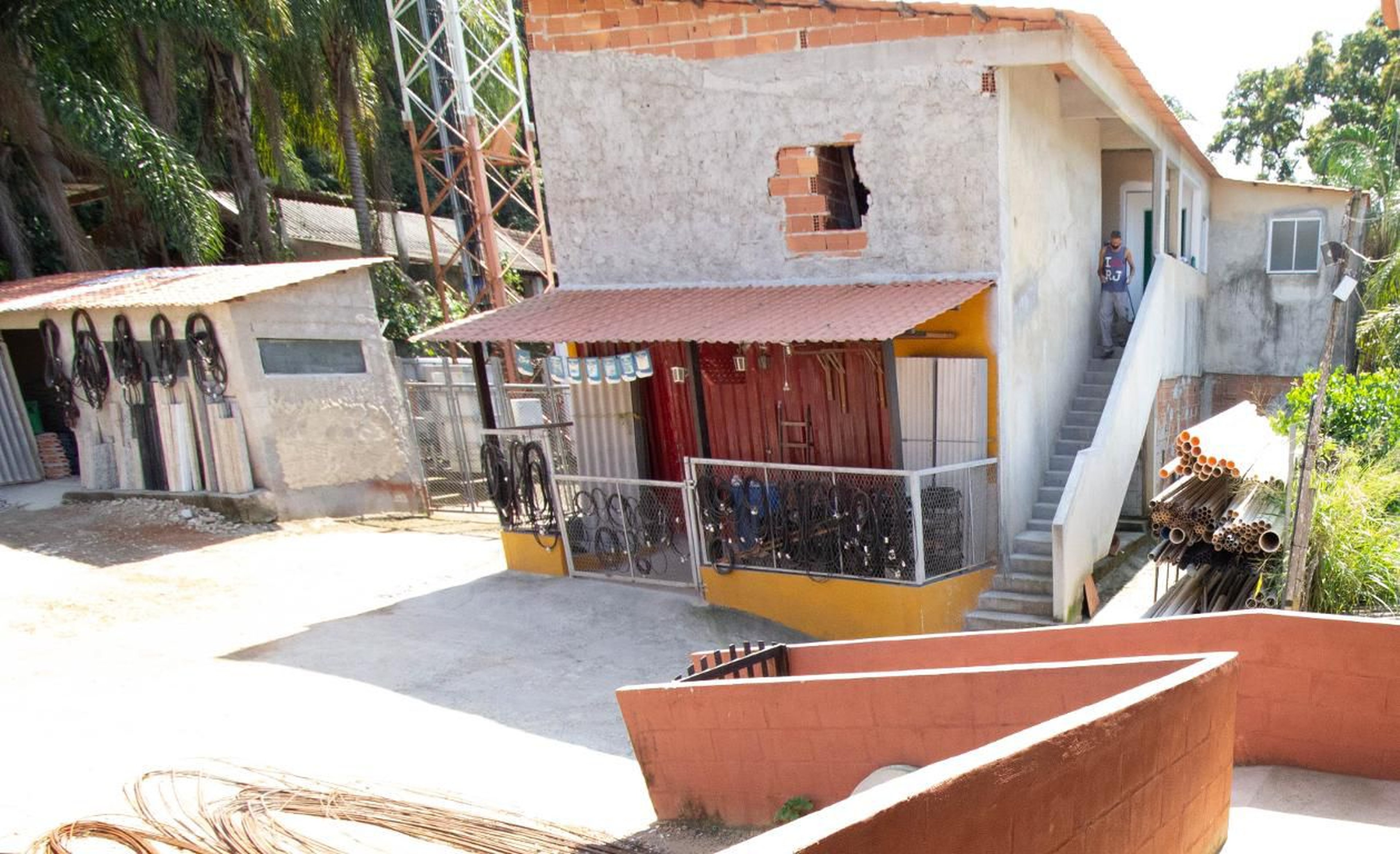 Fachada Condomínio Estrada dos Bandeirantes