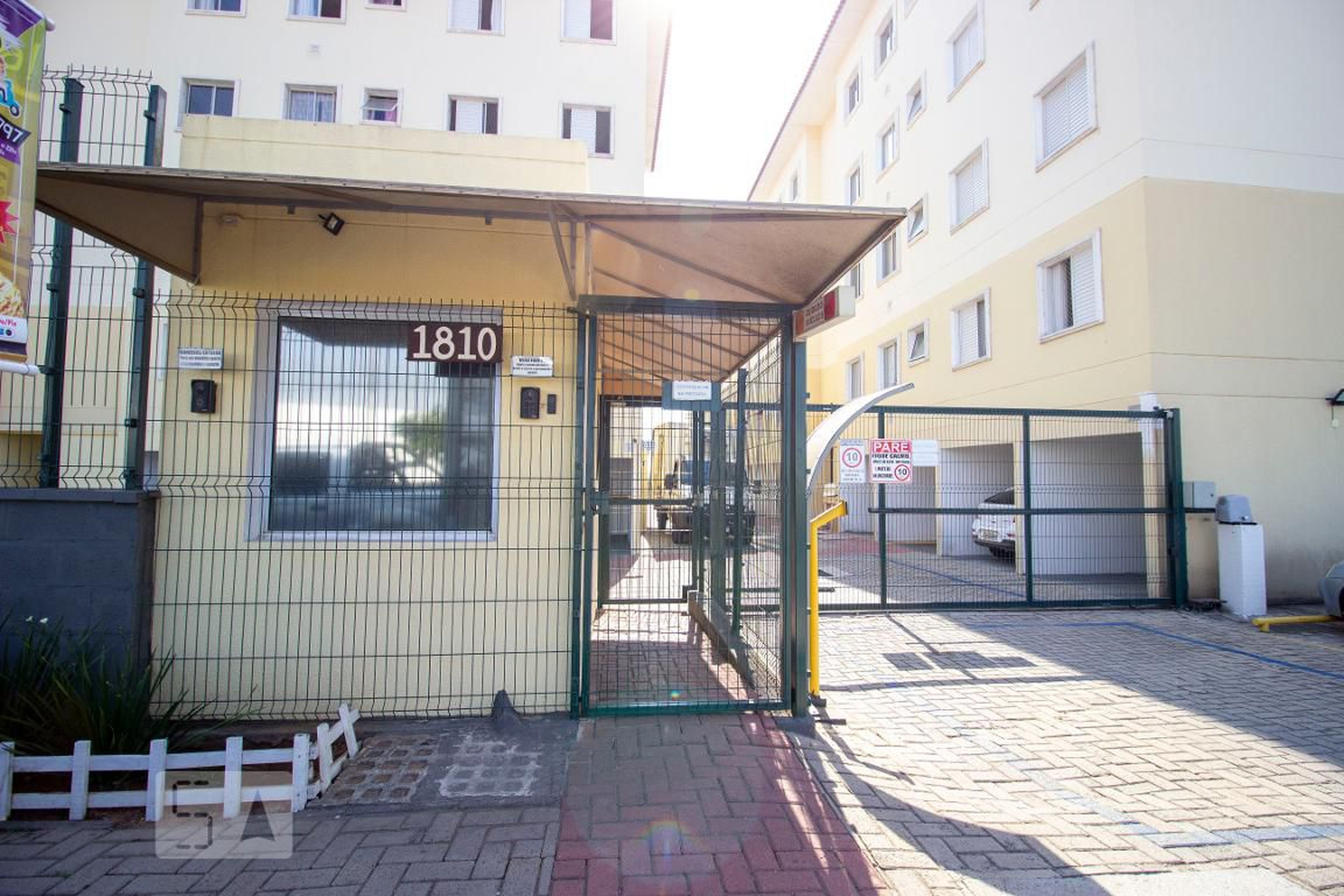 Fachada do Condomínio Condomínio Morada dos Pássaros