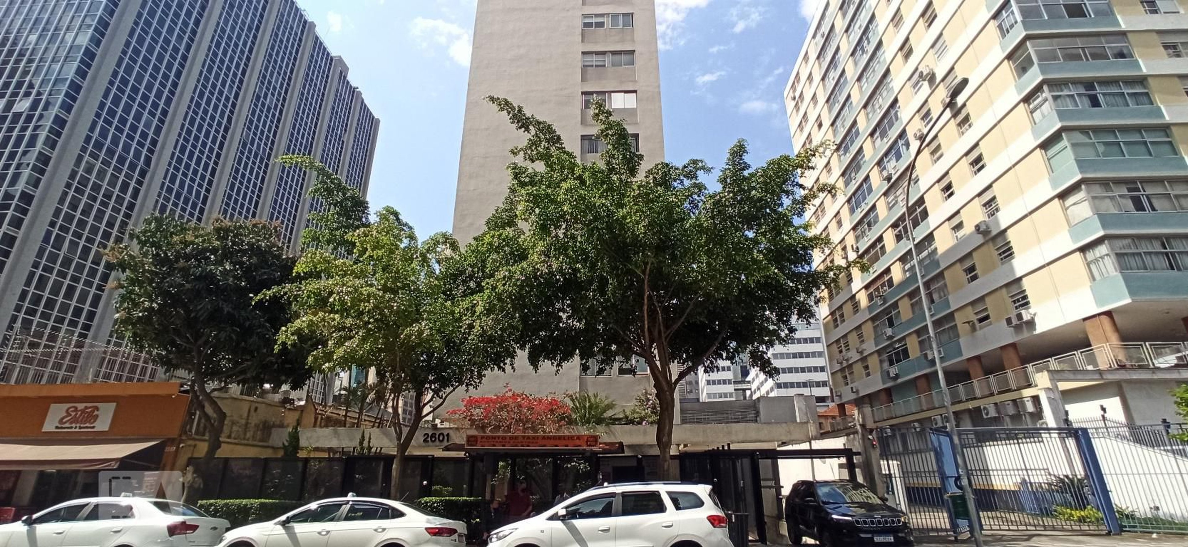 Fachada do Condomínio Edifício Centro Avenida