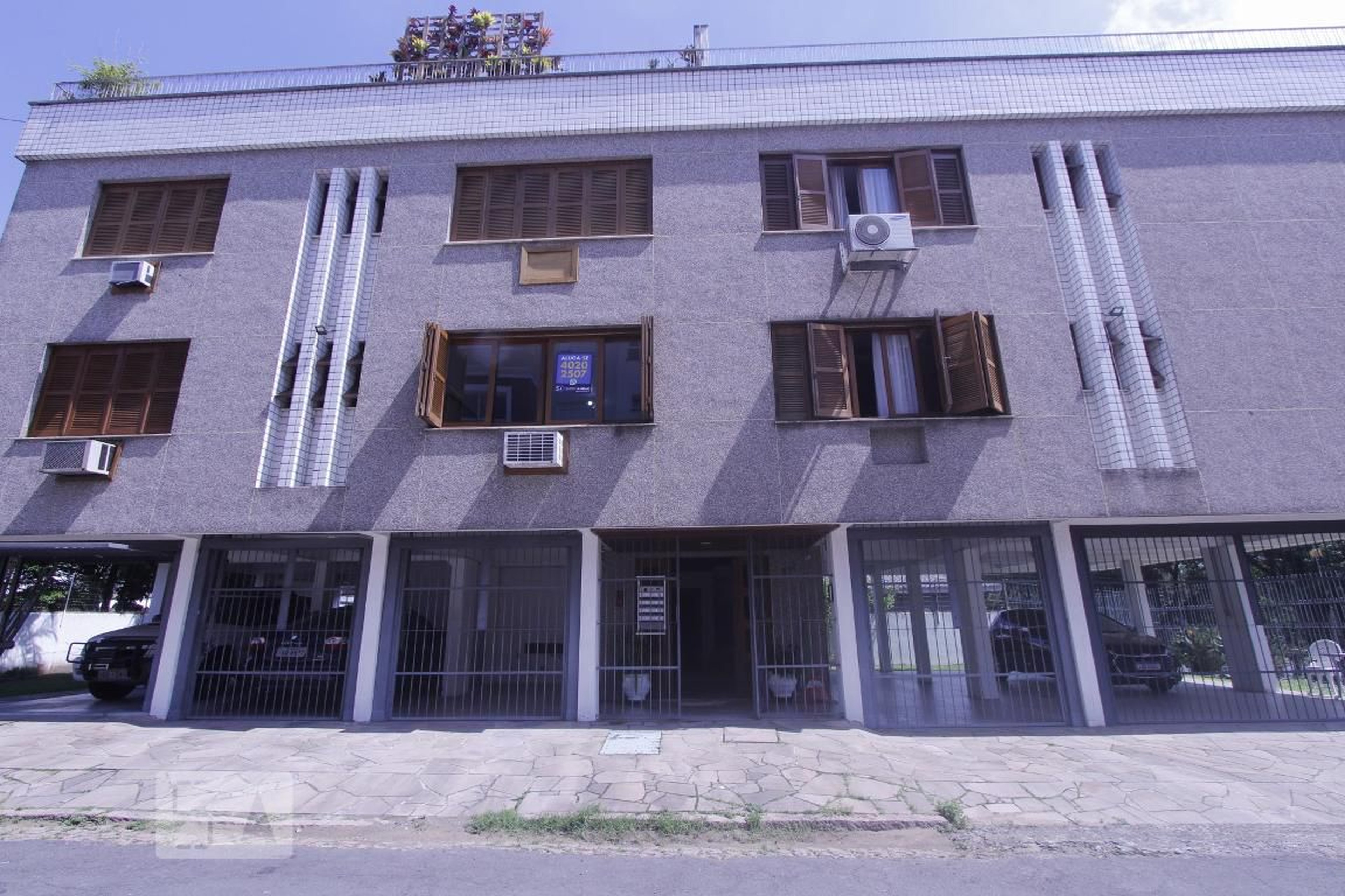 FACHADA Condomínio em Rua Vera Cruz, 190