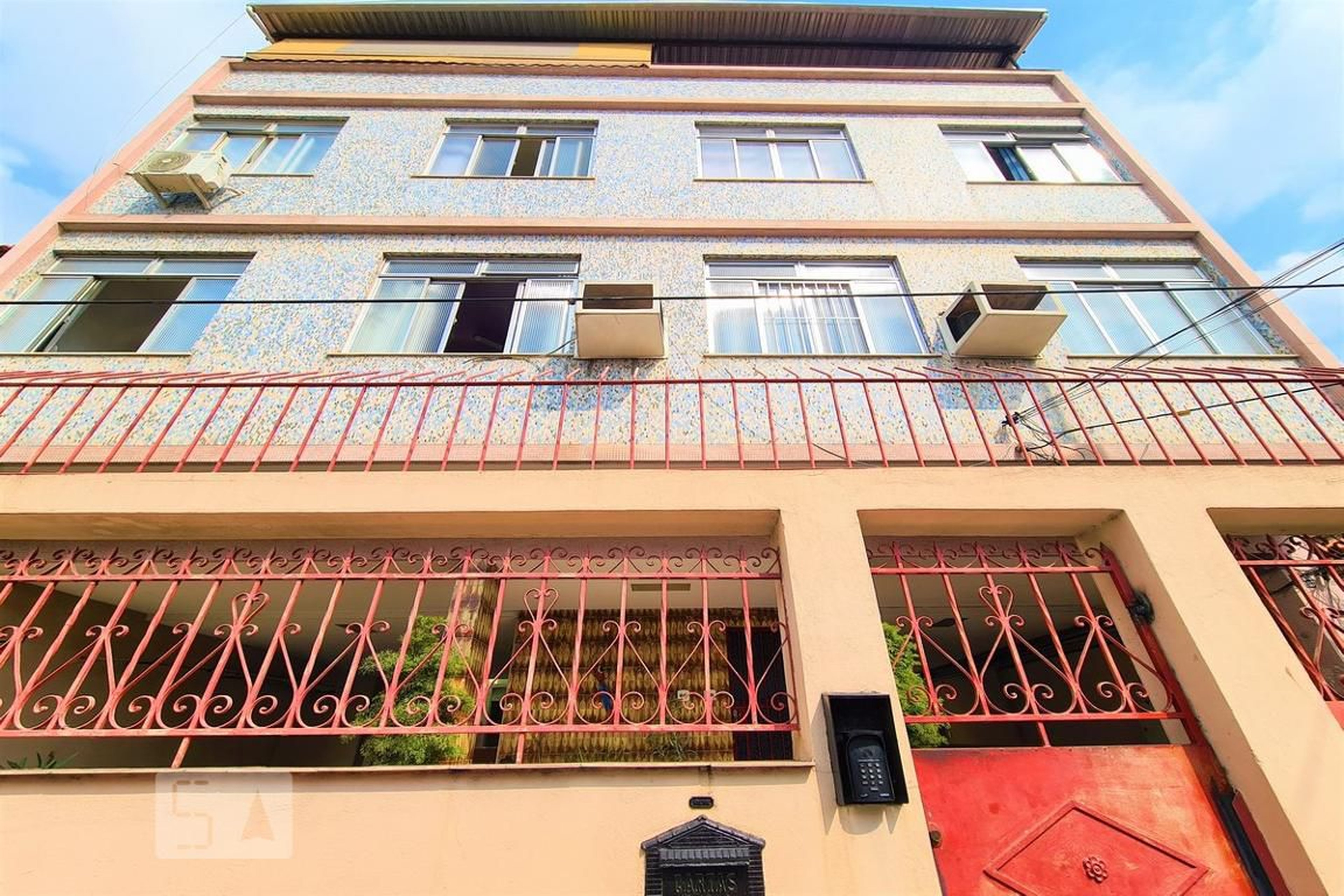 Fachada Condomínio em Rua Rolândia, 65