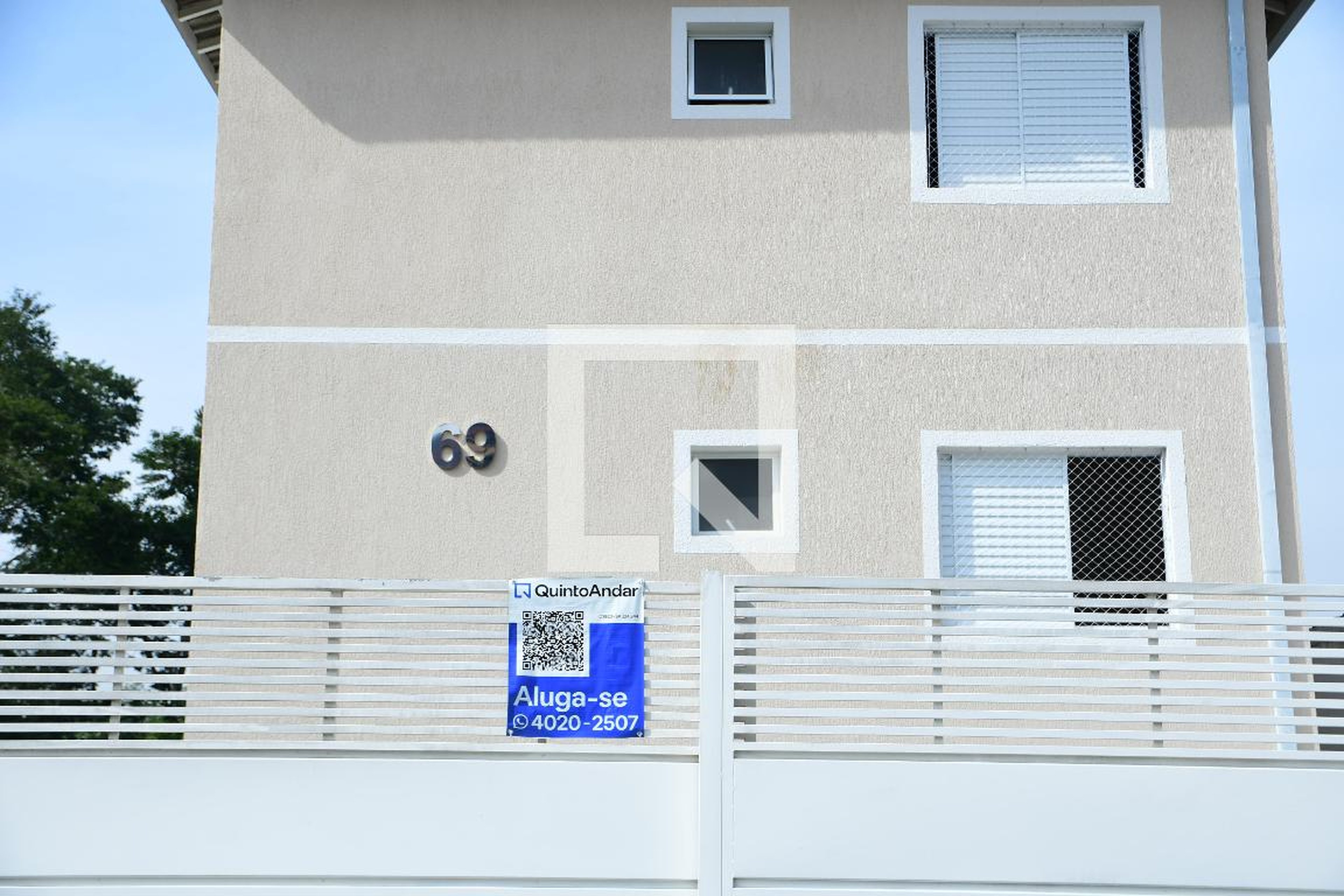 Fachada do Condomínio Condomínio em Rua Cotovia, 69