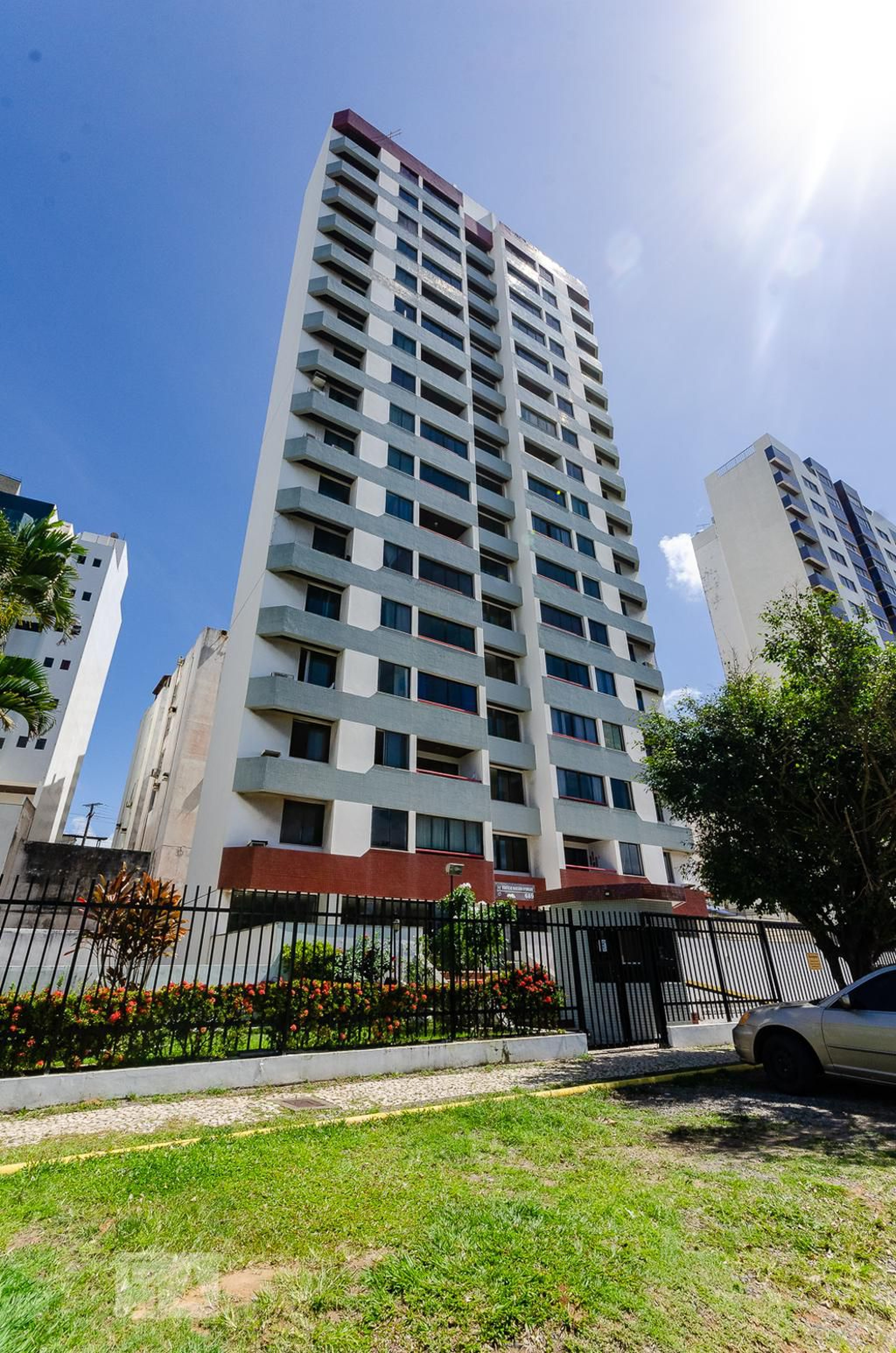 Fachada do Condomínio Condomínio Maison D'Orsay