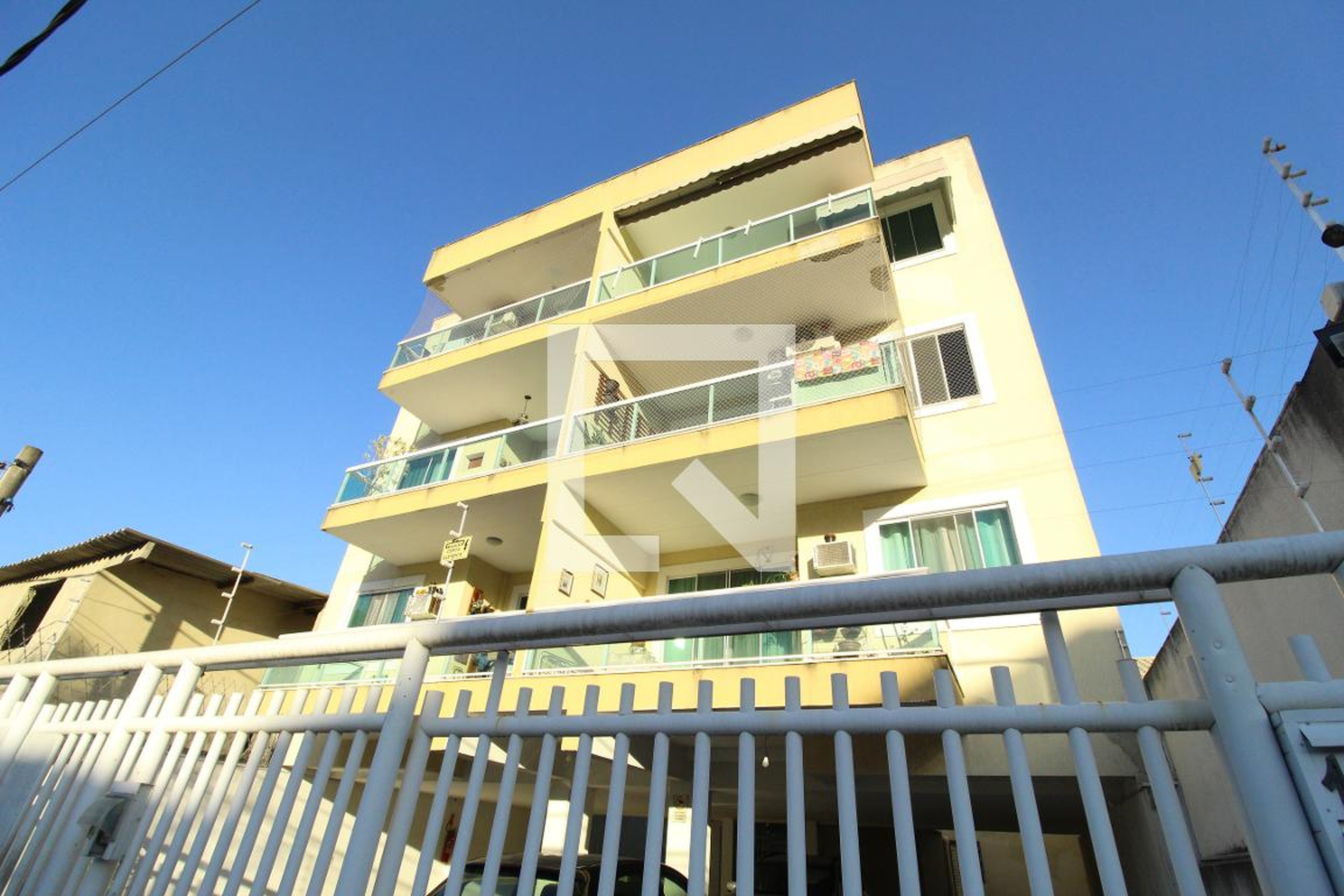 Fachada Condomínio Lírios da Curicica