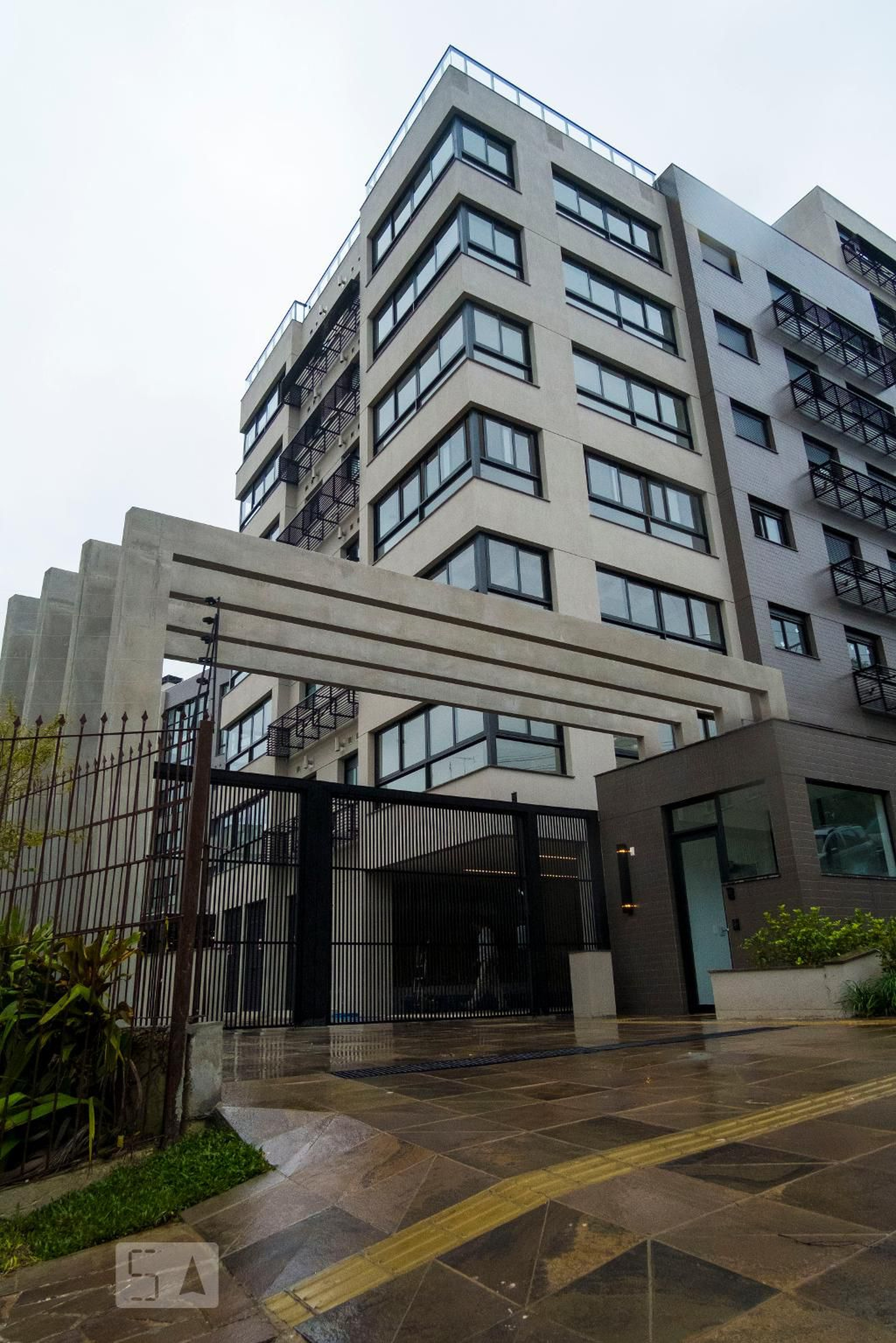 Fachada Condomínio em Rua Miguel Couto, 718