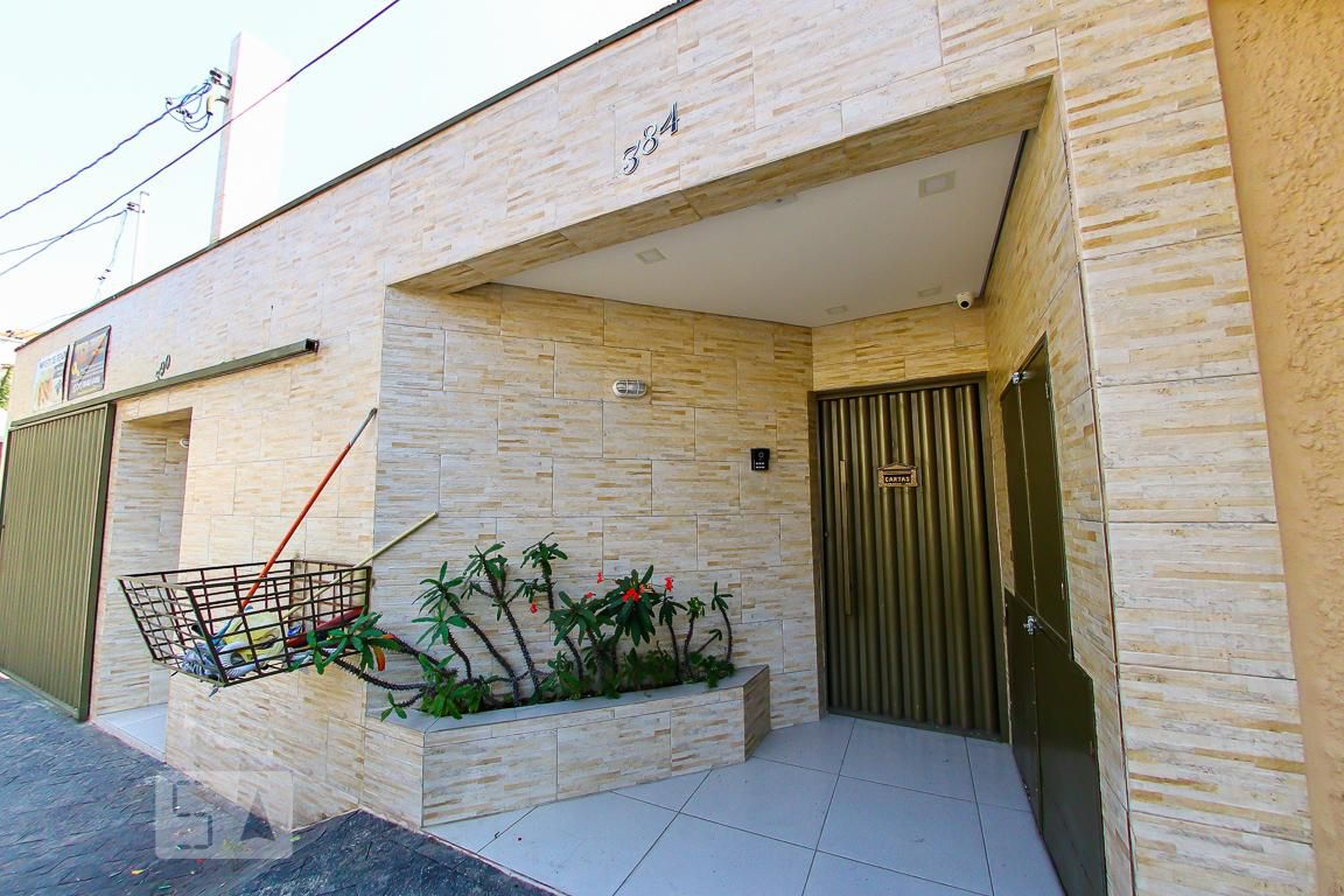 Fachada Condomínio Casa Em Terreno Compartilhado