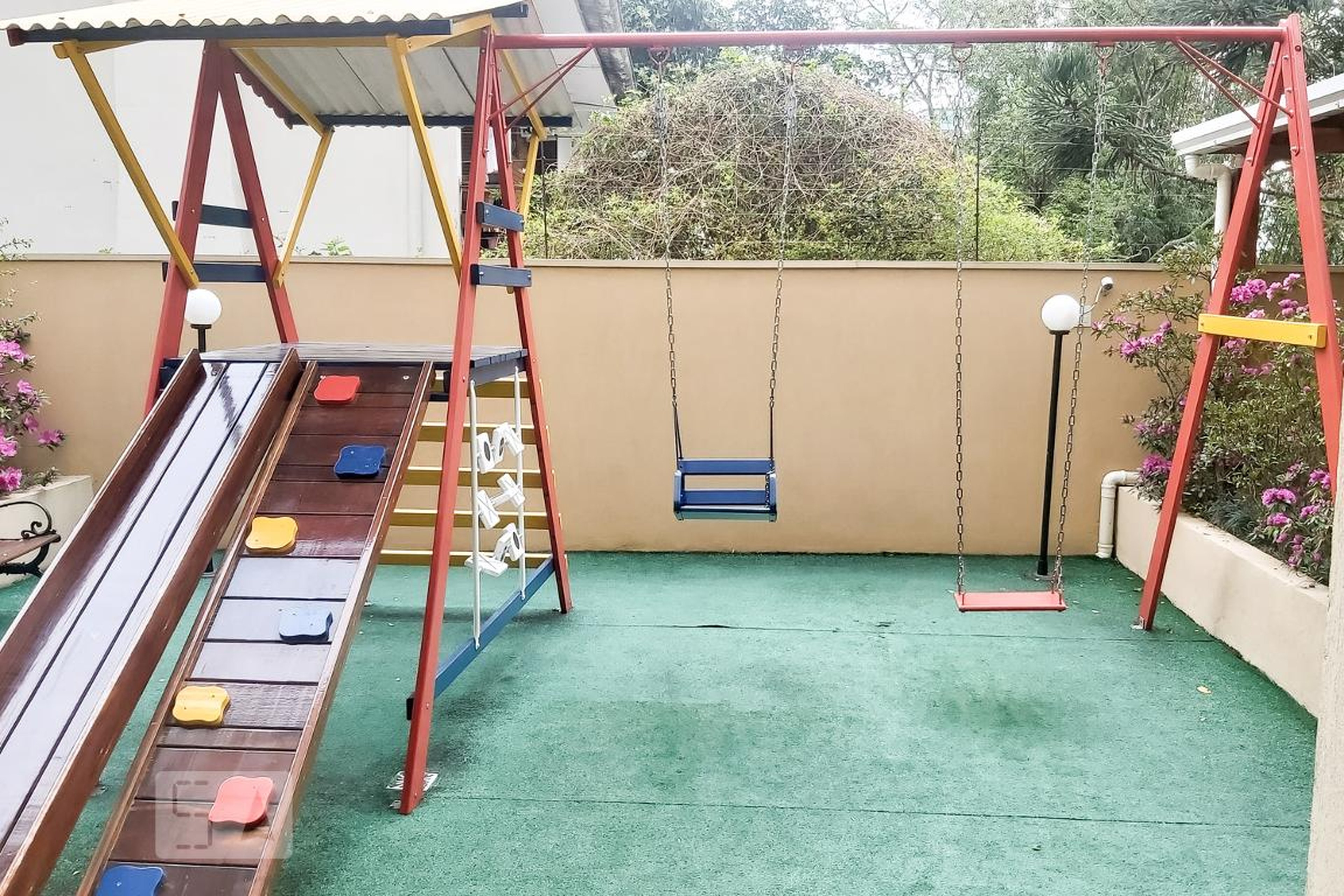 Playground - Wide