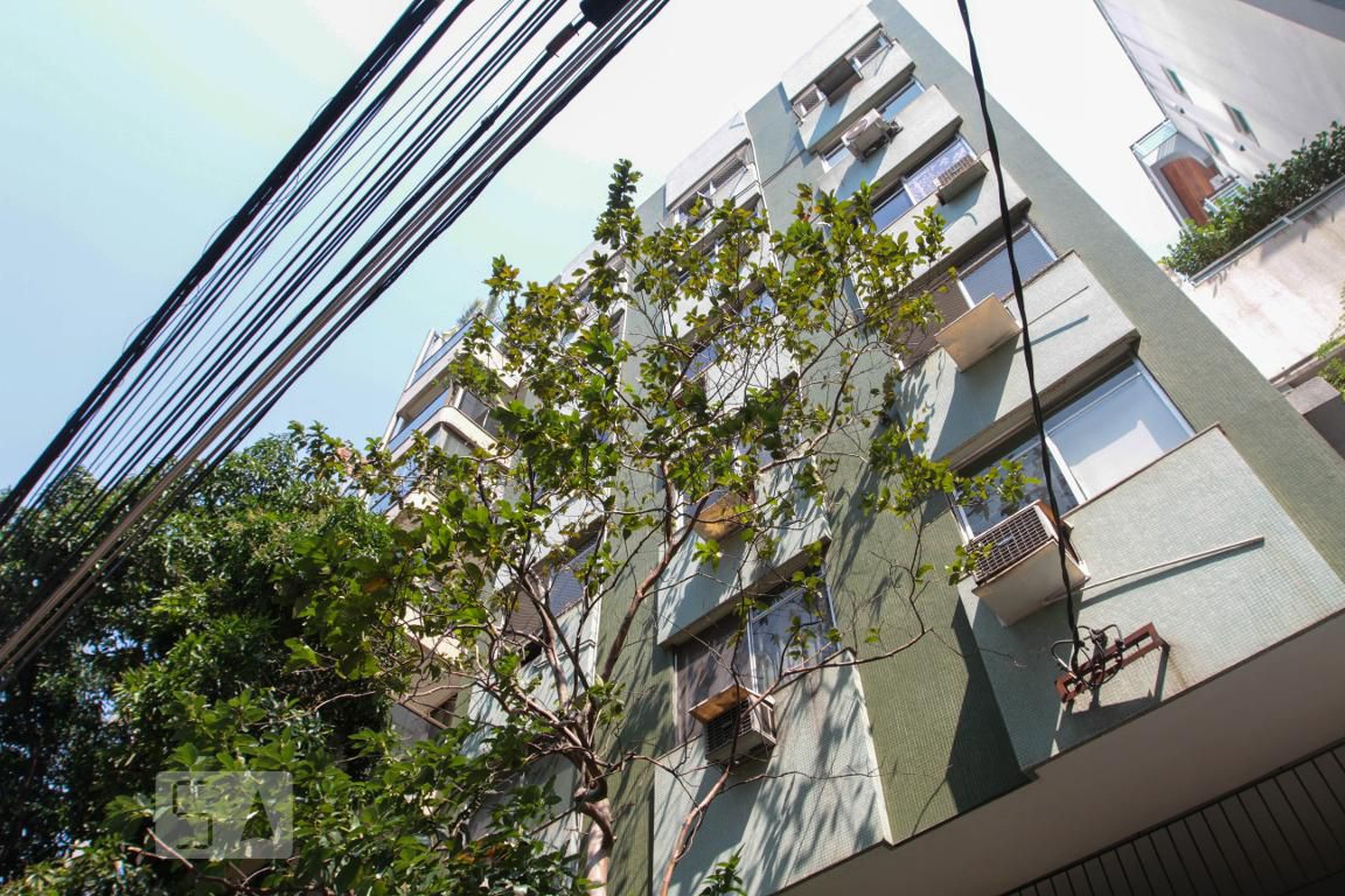 Fachada do Prédio Condomínio em Rua Professor Saldanha, 75