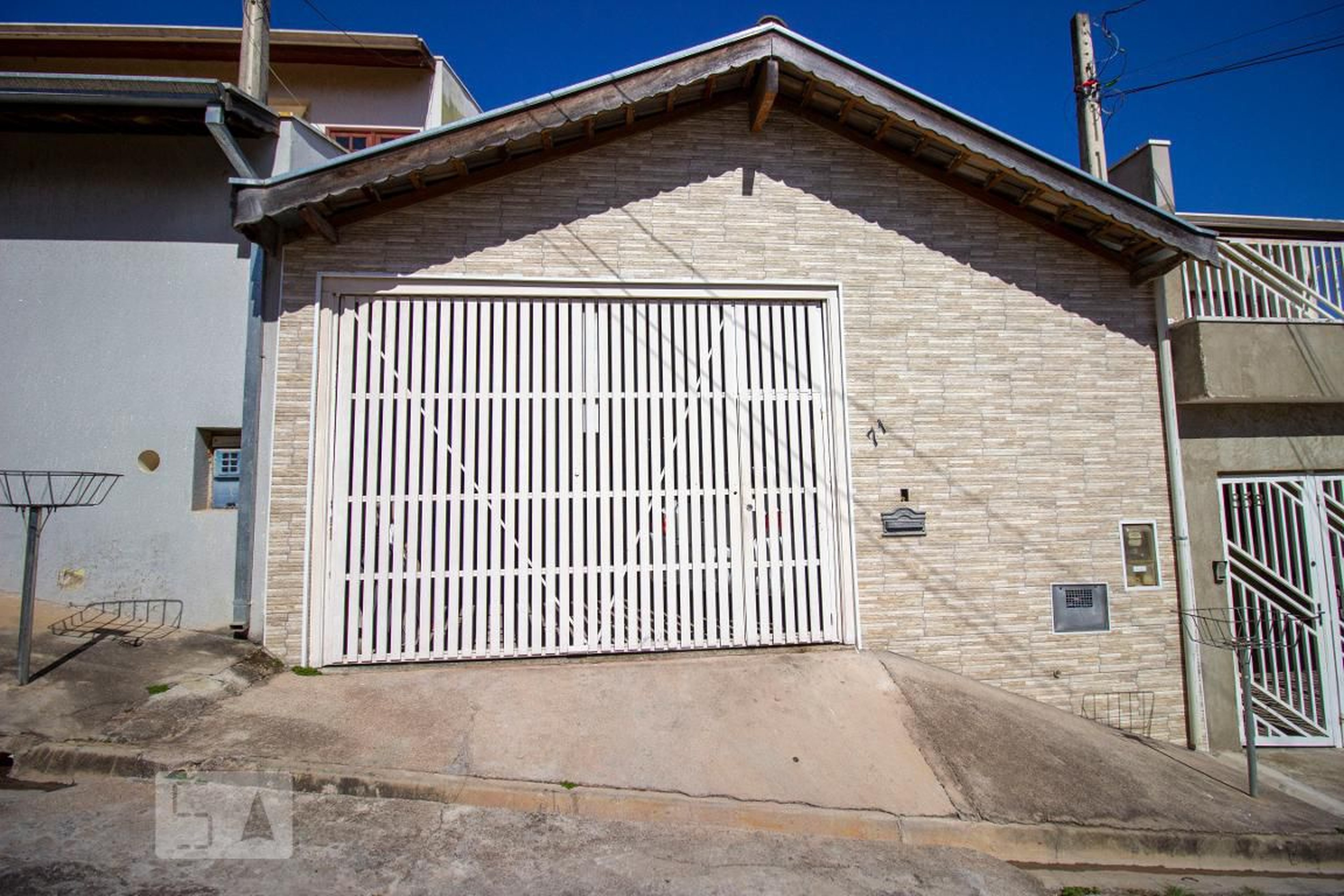 Fachada Condomínio em Rua João de Barro, 71